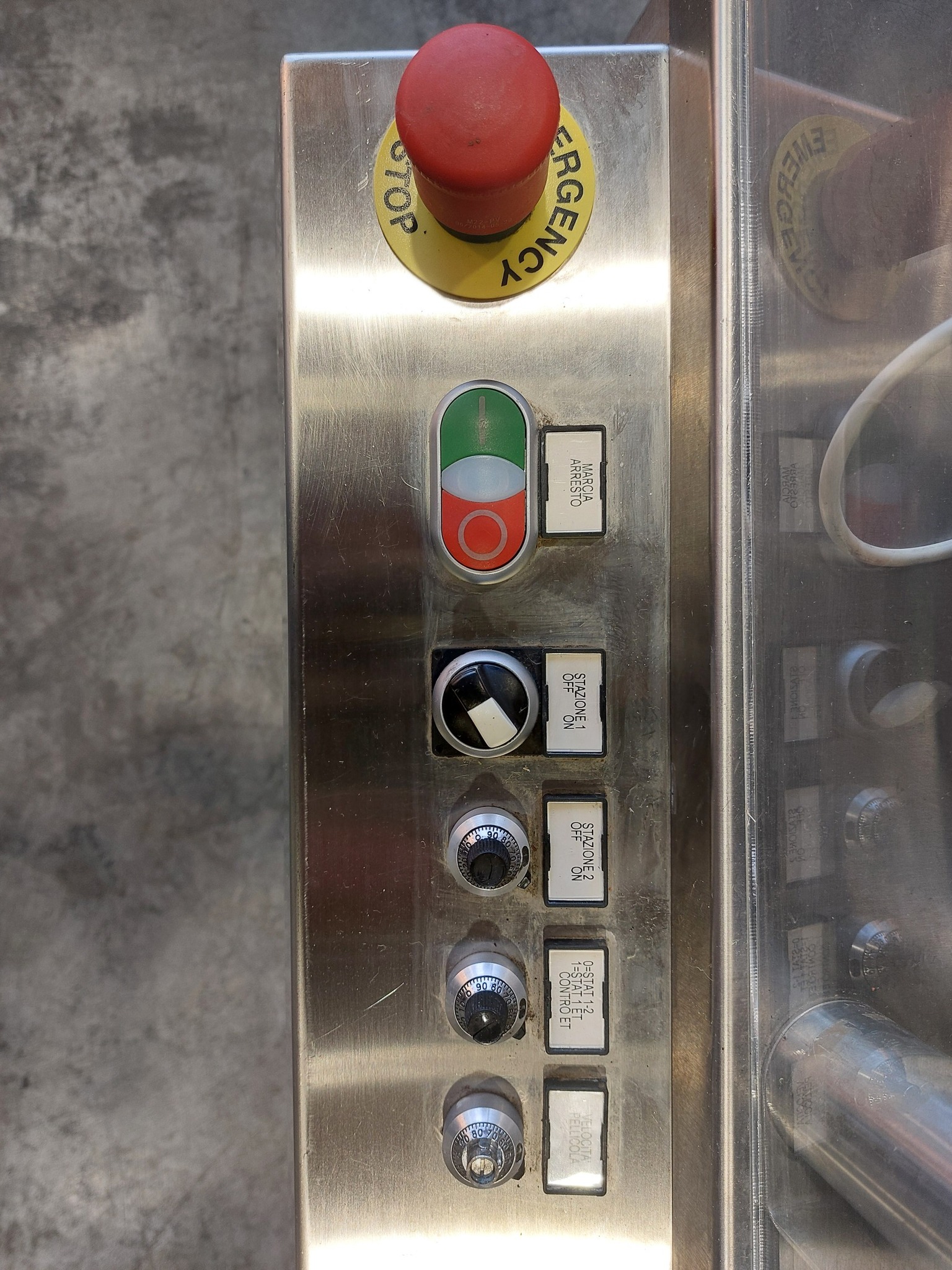 etichettatrice per bottiglie in vendita - foto 4