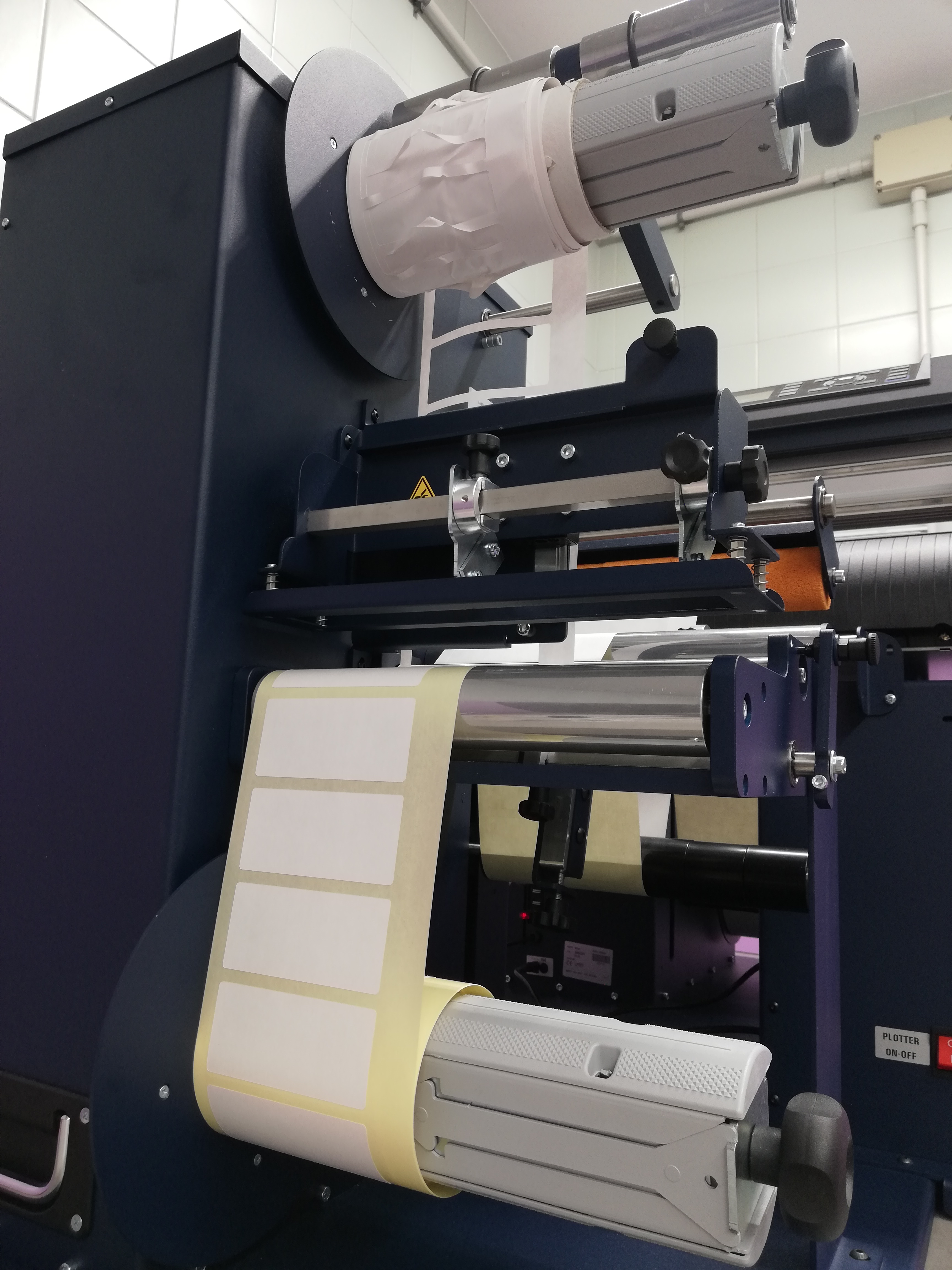 FUSTELLATORE (PLOTTER DA TAGLIO)  in vendita - foto 6