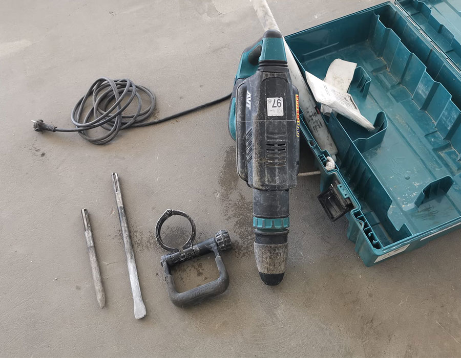 Demolitore elettrico Makita usato HM1203C in vendita - foto 7