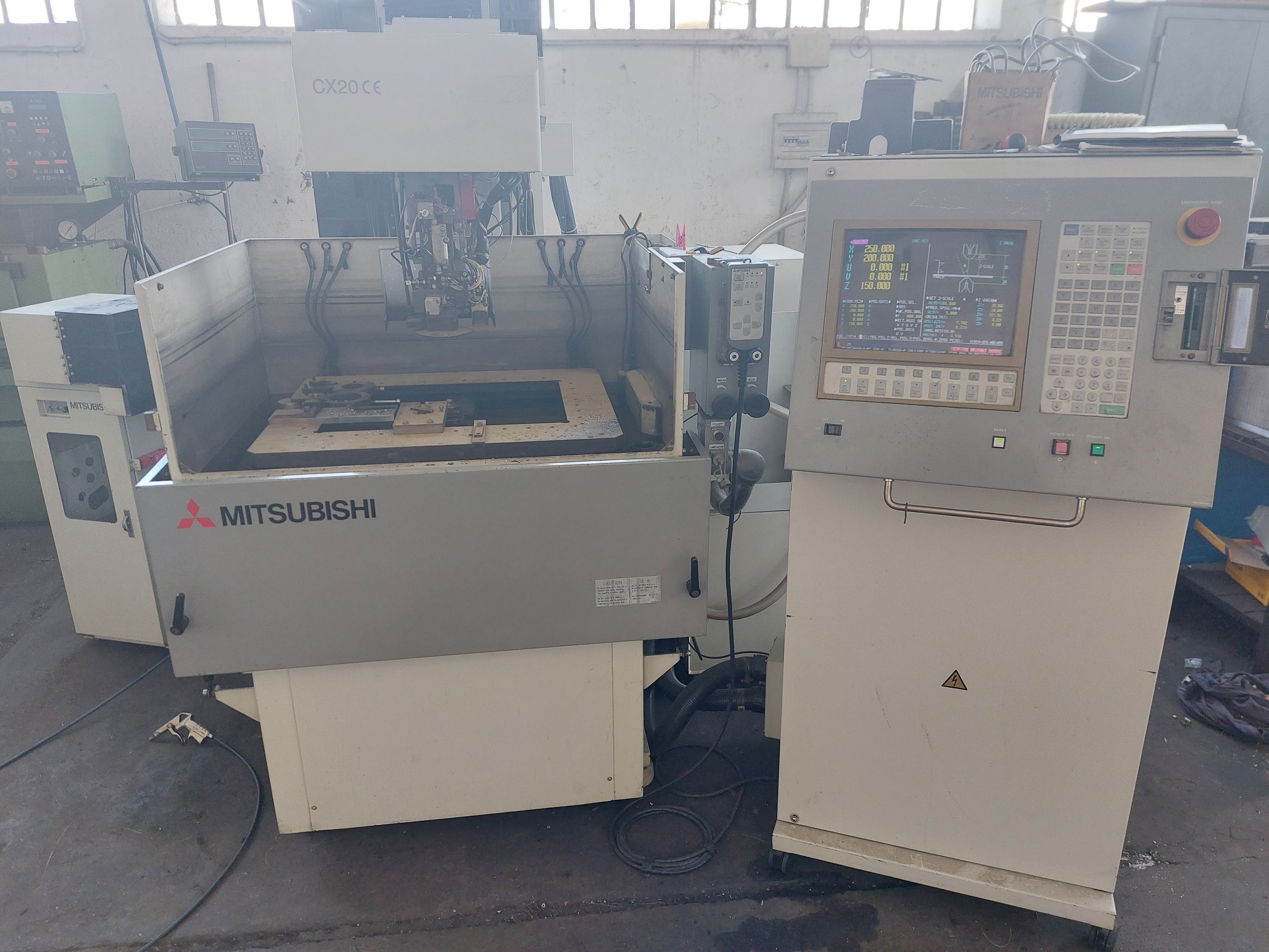 ELETTROEROSIONE A FILO MITSUBISHI MOD. CX 20 in vendita - foto 4