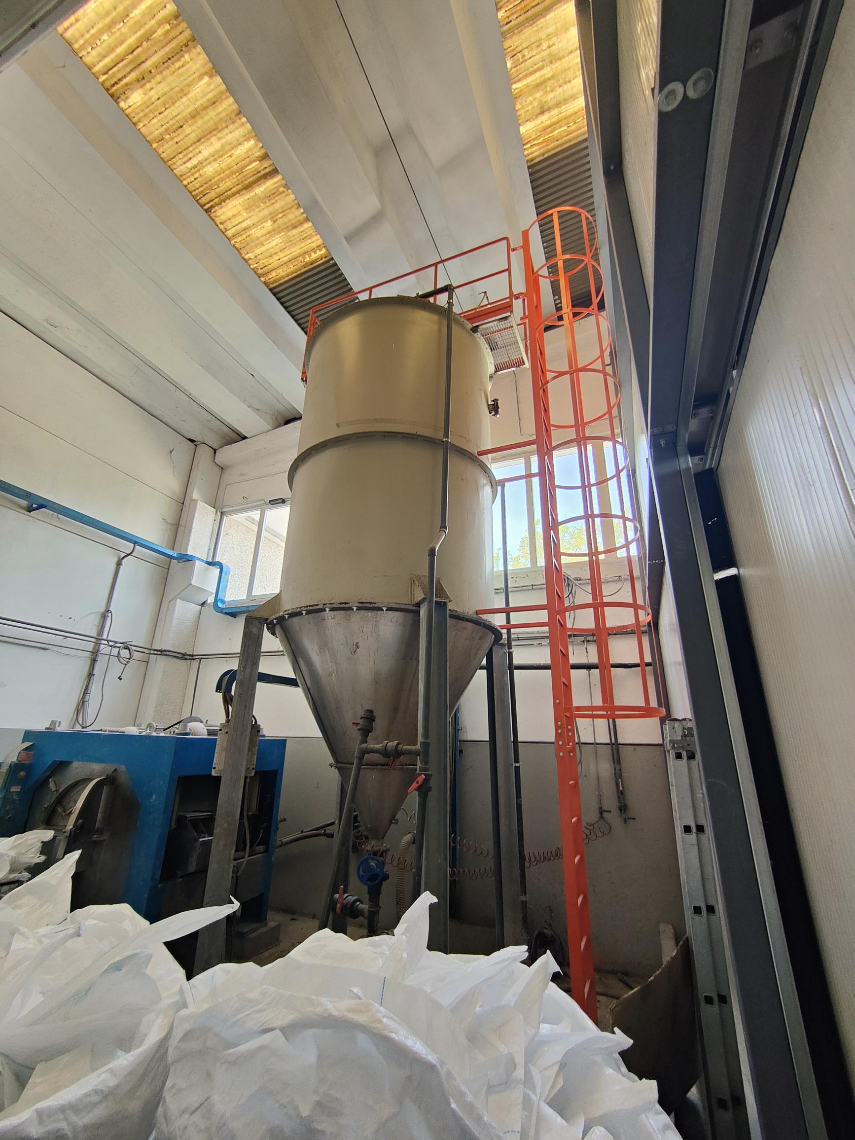 SILO IN ACCIAIO INOX E SCALA A NORMA MAI USATA in vendita - foto 2