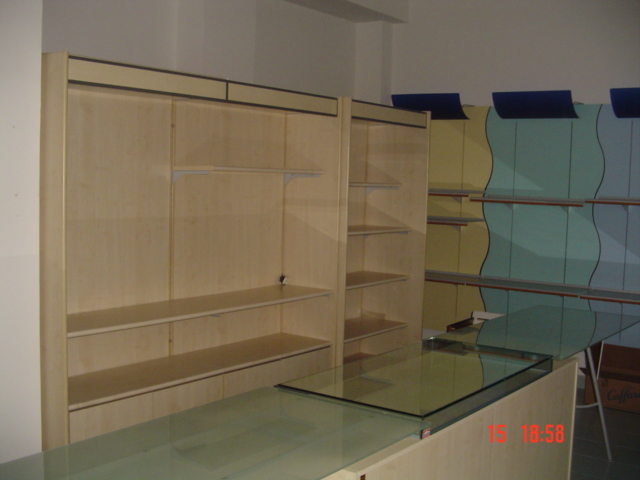 Arredo per negozio di oggettistica e bomboniere in vendita - foto 1