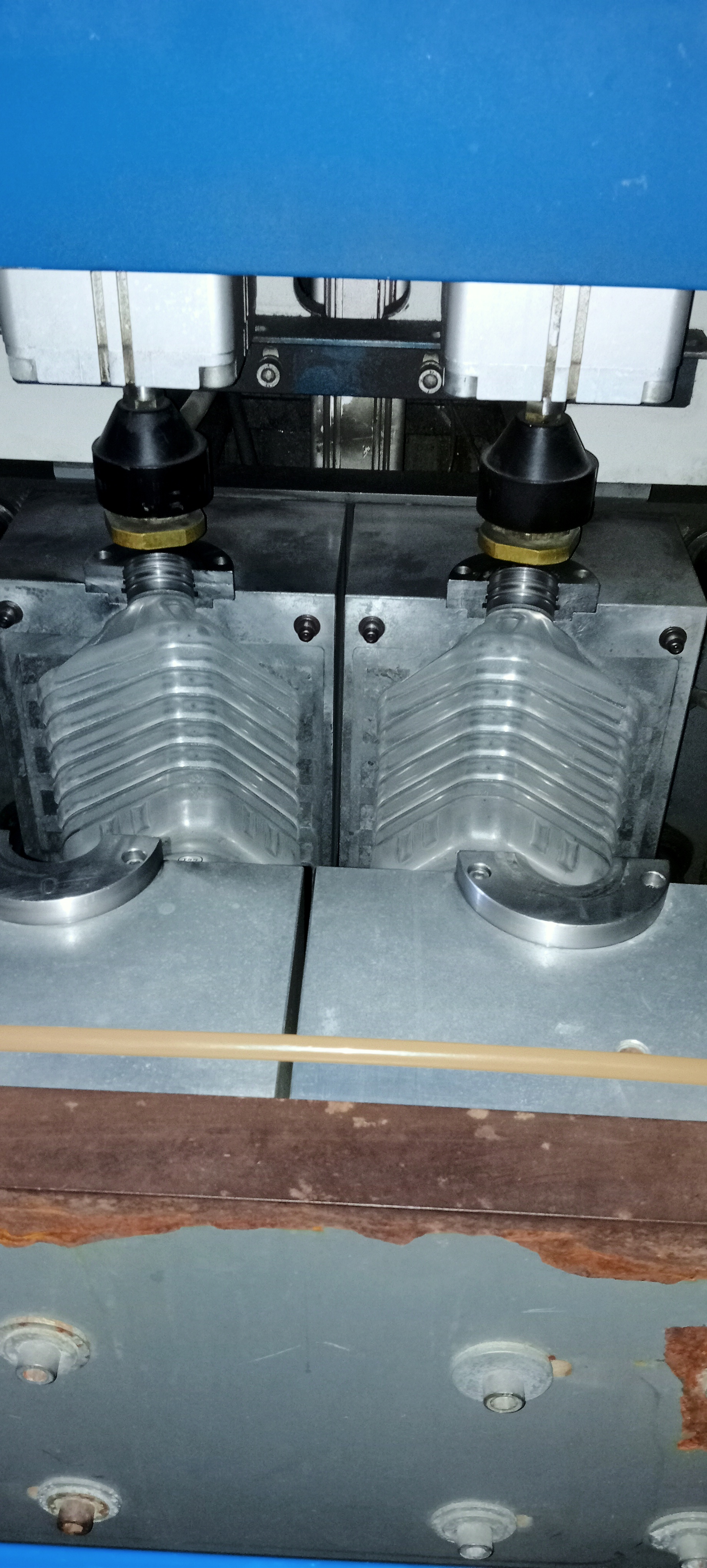 Soffiatrice di preforme in PET  in vendita - foto 5