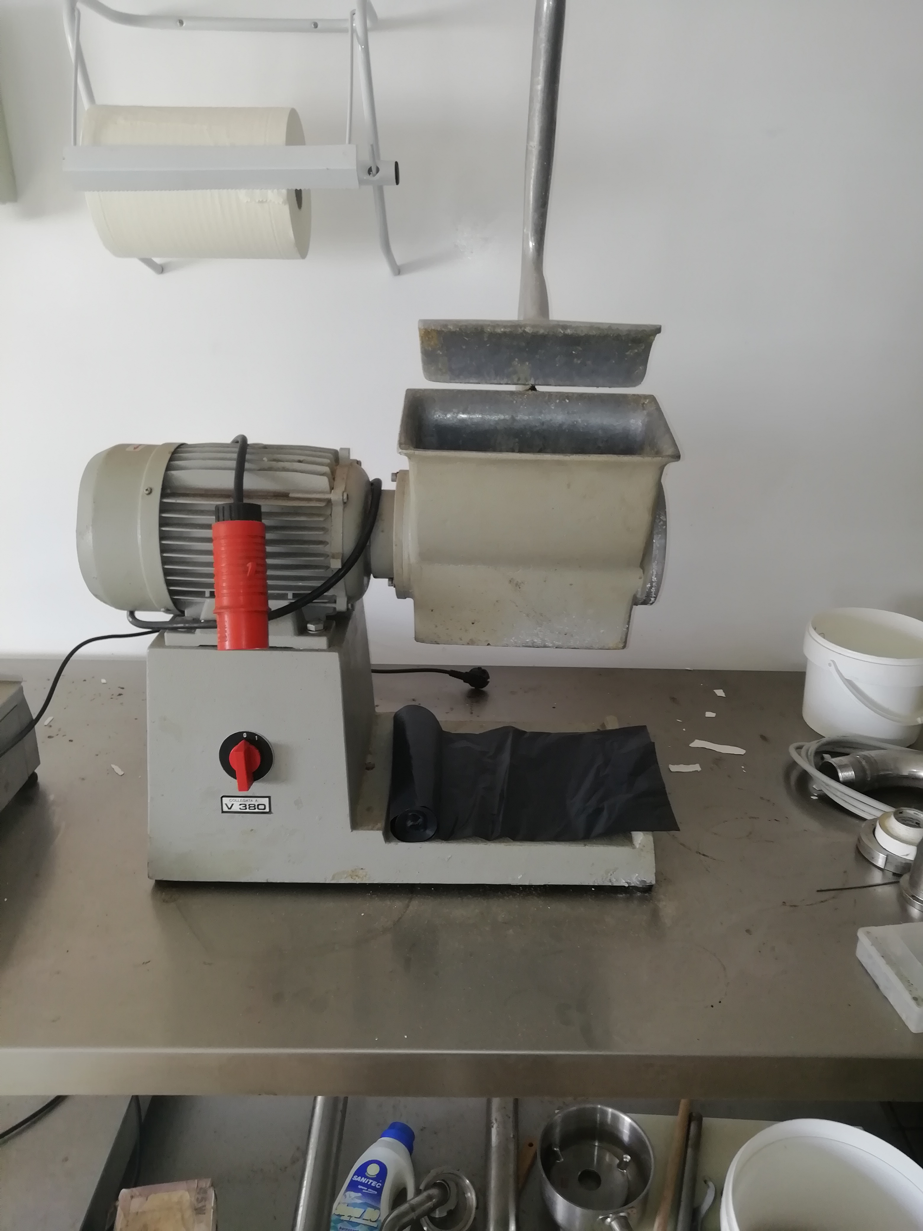 Lavorazione latte e formaggi in vendita