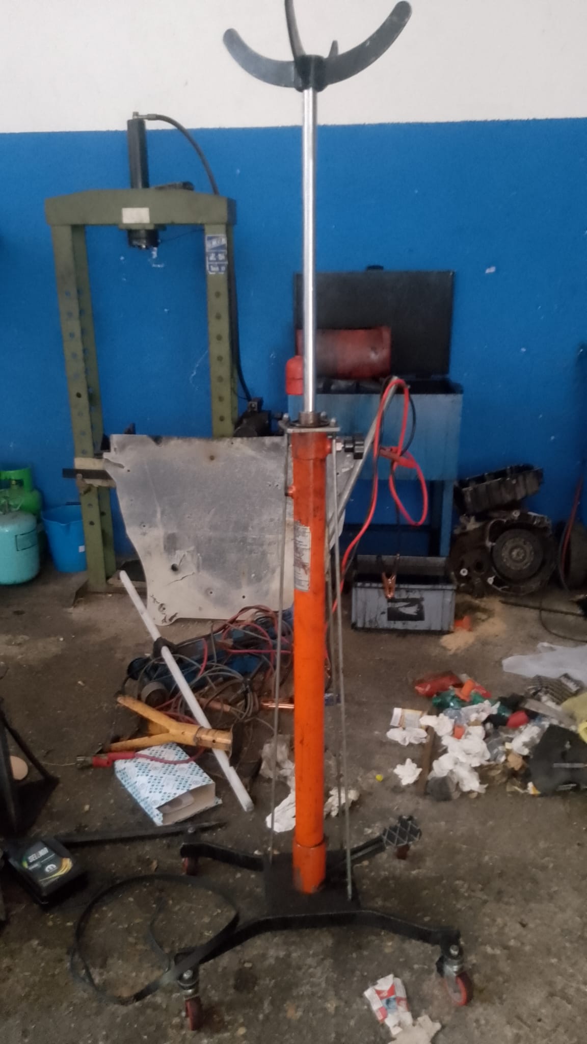 SOLLEVATORE IDRAULICO DA 400 KG OMCN in vendita - foto 1