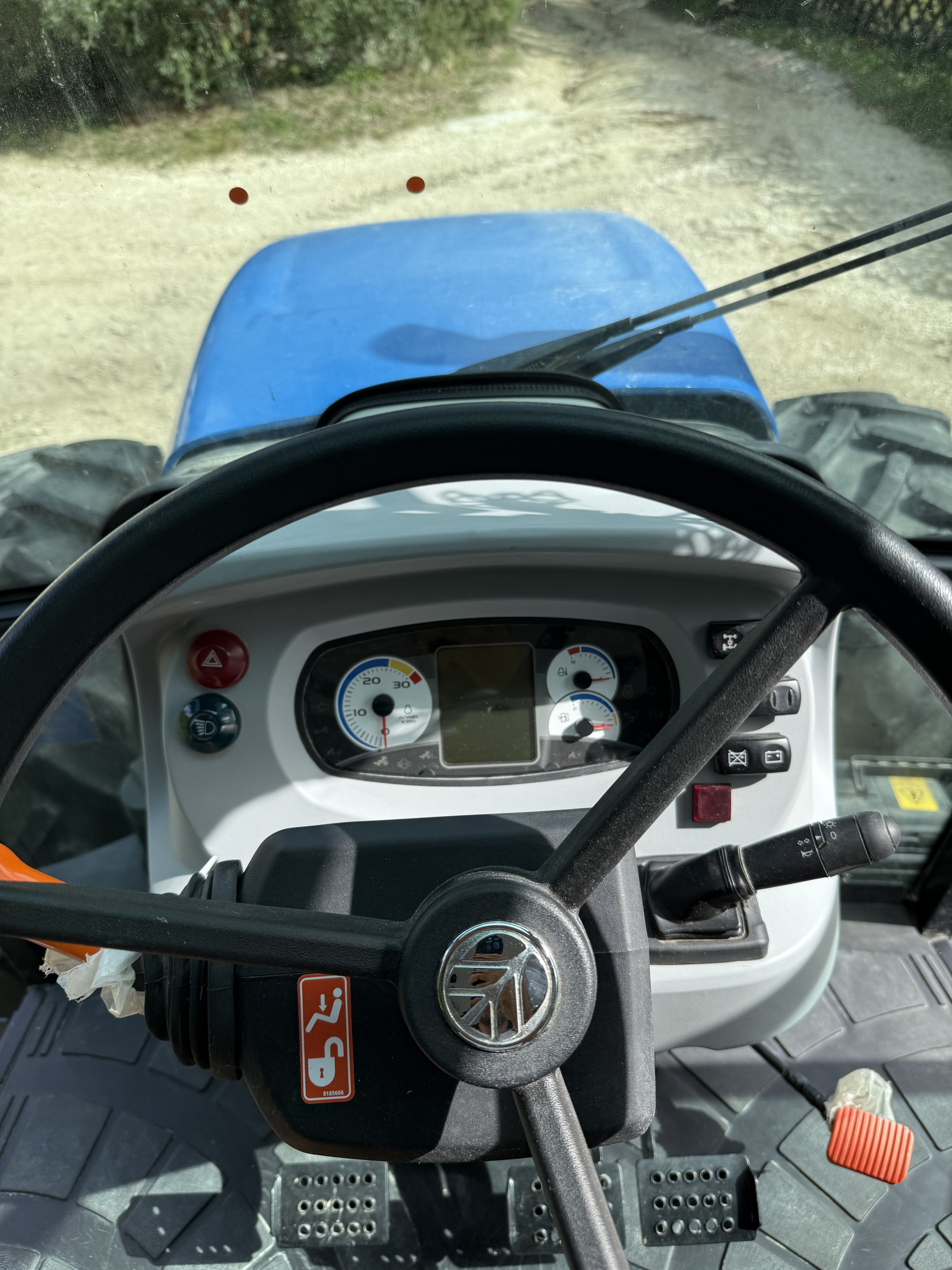 New Holland TD5 115 – 650 ore – con attrezzature in vendita - foto 2
