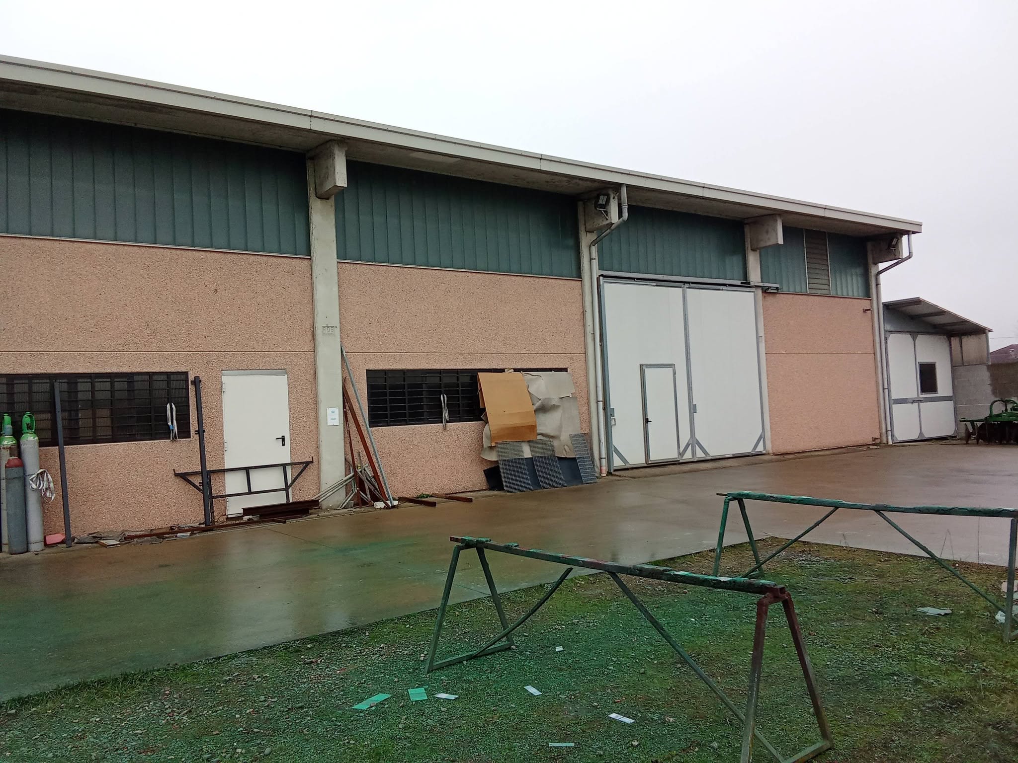 Carpenteria completa: capannone e macchinari in vendita - foto 2