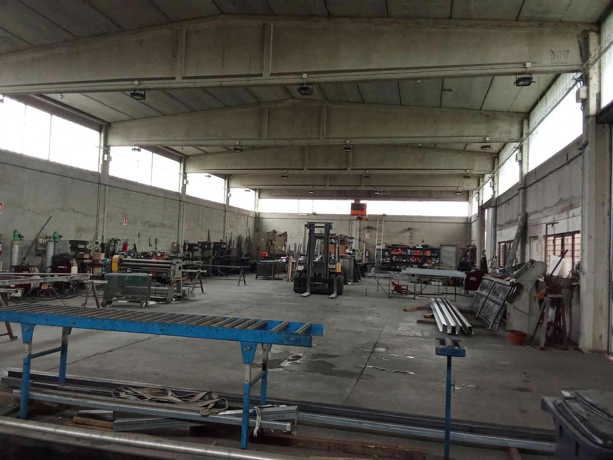 Carpenteria completa: capannone e macchinari in vendita - foto 7