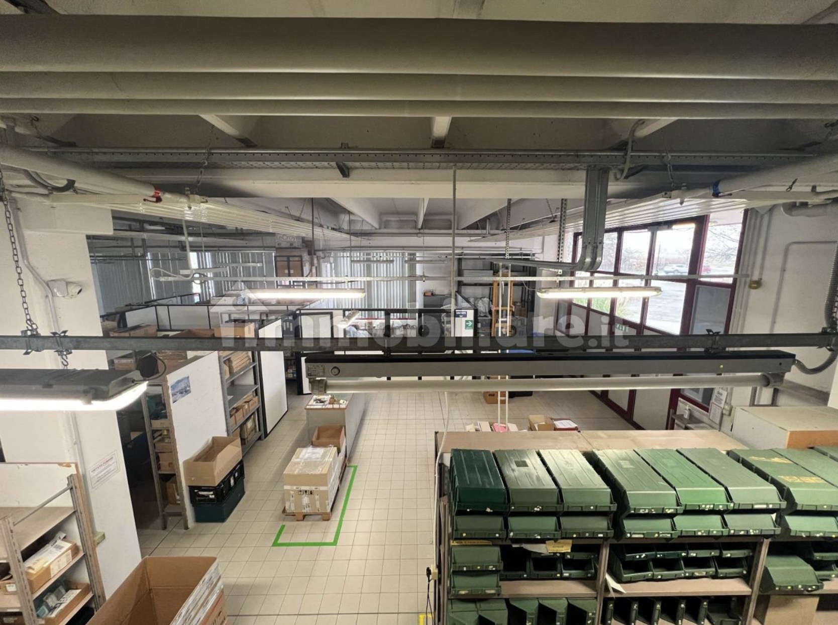 Ampio capannone 1452 mq, distribuiti su due piani in vendita - foto 4