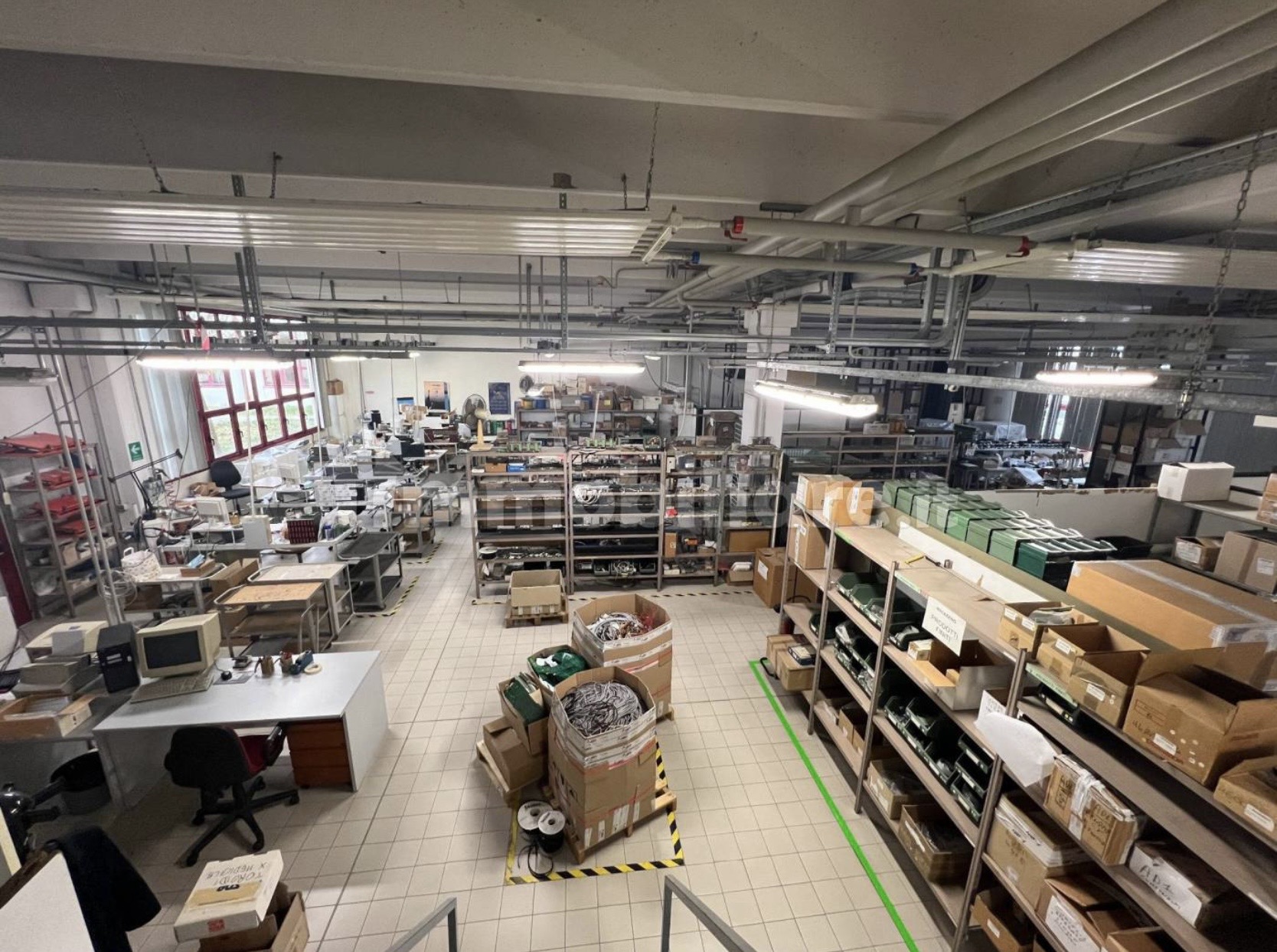 Ampio capannone 1452 mq, distribuiti su due piani in vendita - foto 6
