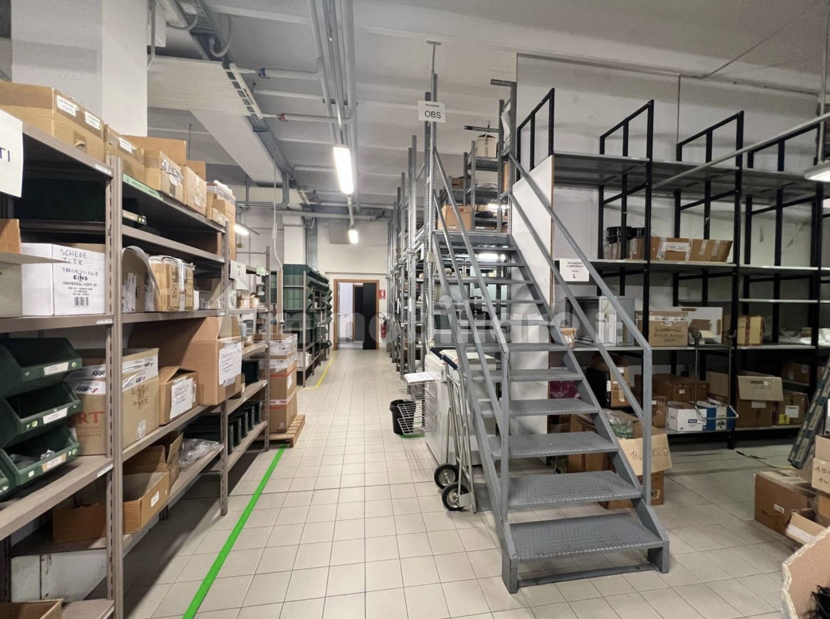 Ampio capannone 1452 mq, distribuiti su due piani in vendita - foto 7