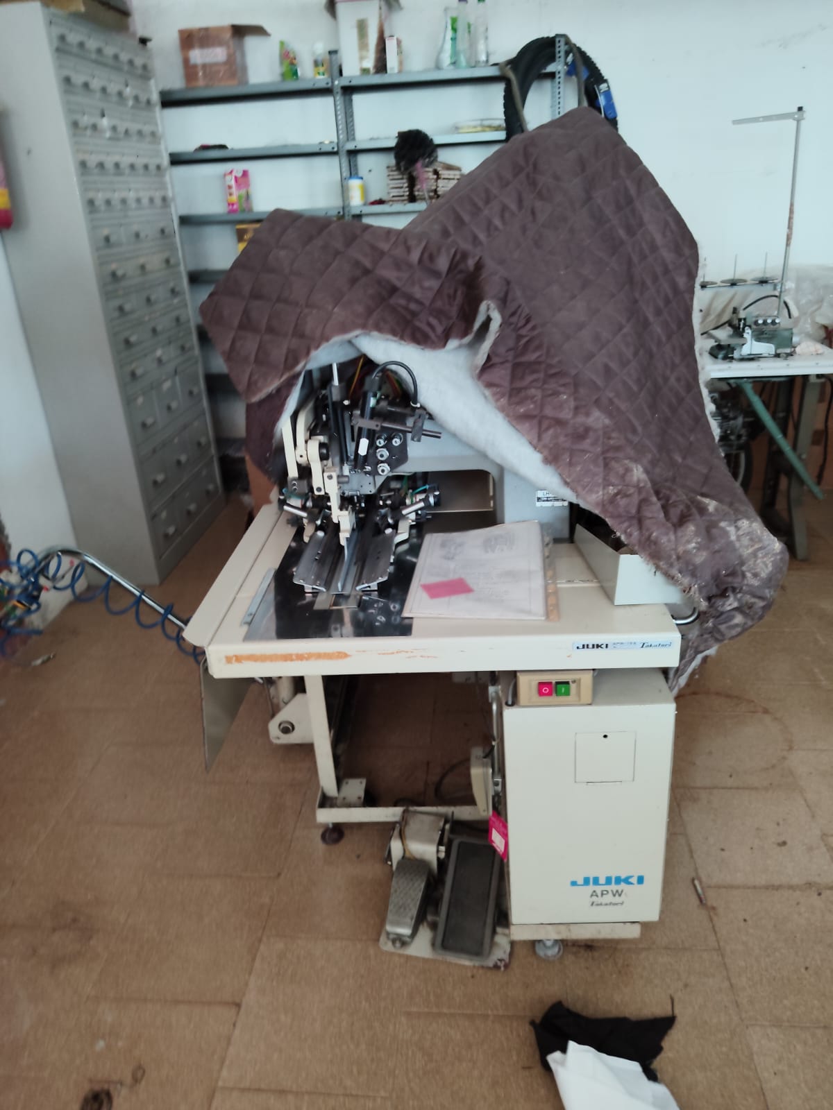 Macchina da cucire per tasche a filetto Juki APW-192 in vendita - foto 1