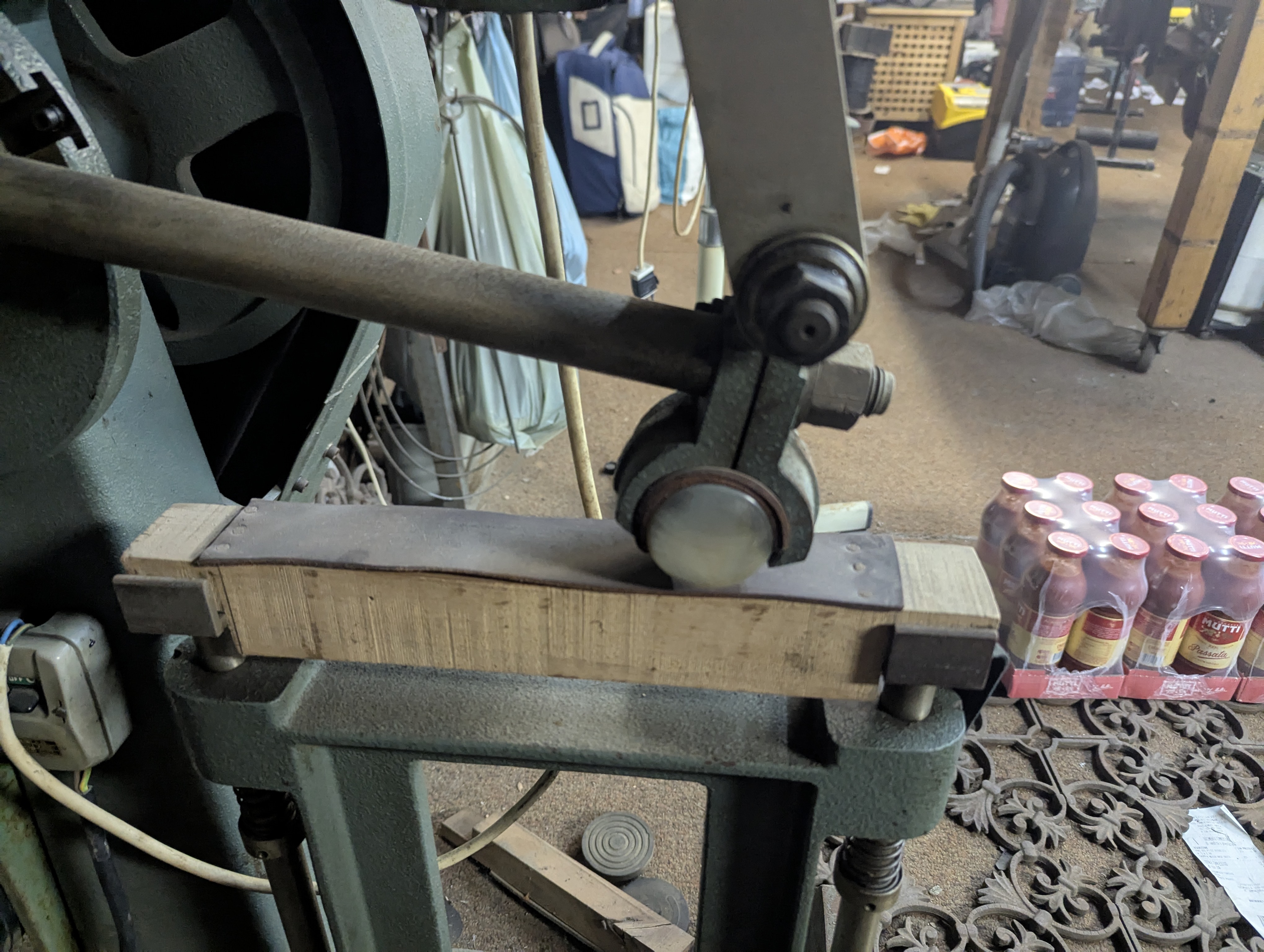 Lucidatrice pelli (lissa) in vendita - foto 2