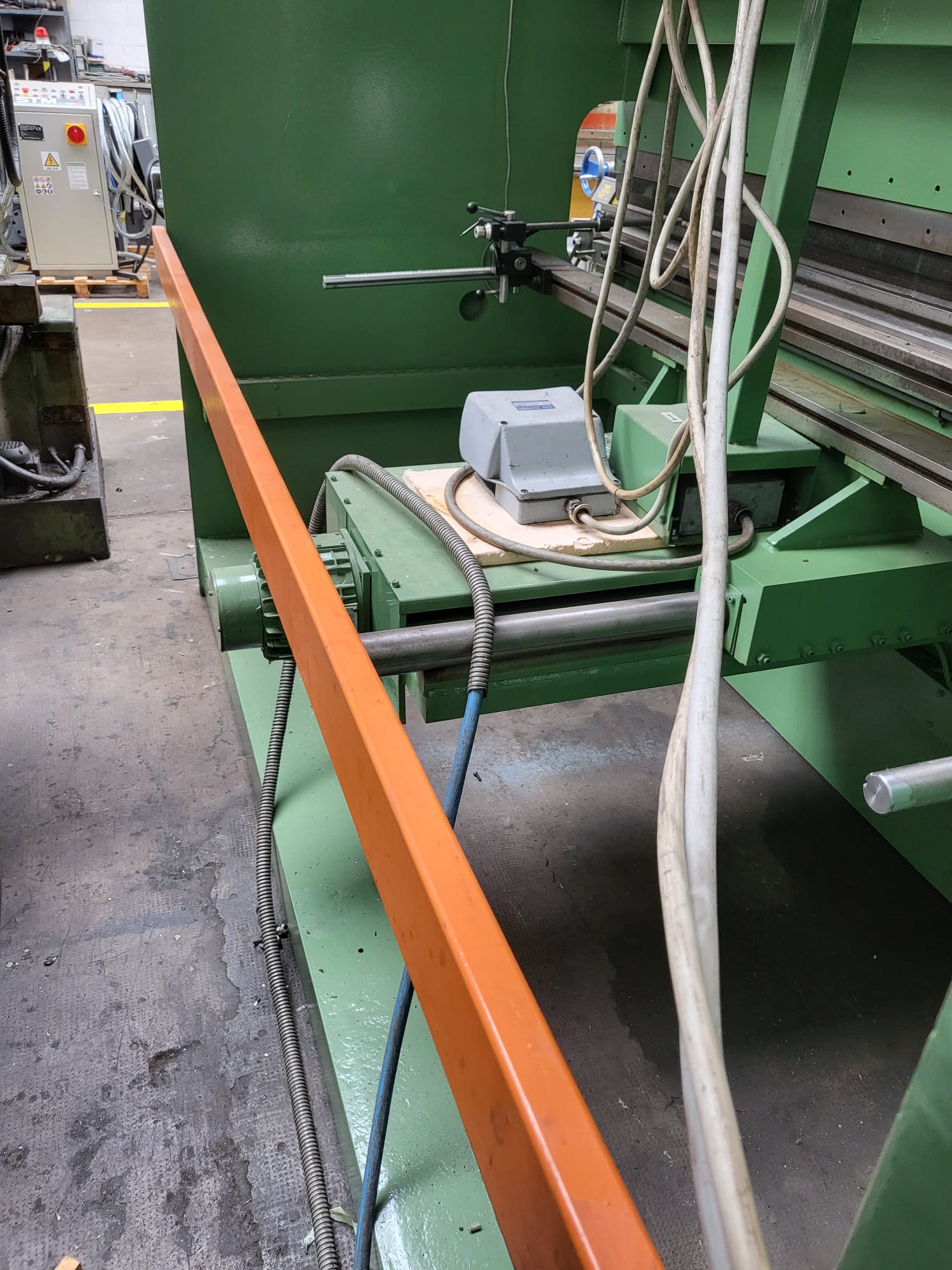 PIEGATRICE LVD  3000 X 110 CNC CYBELEC 3 ASSI in vendita - foto 2