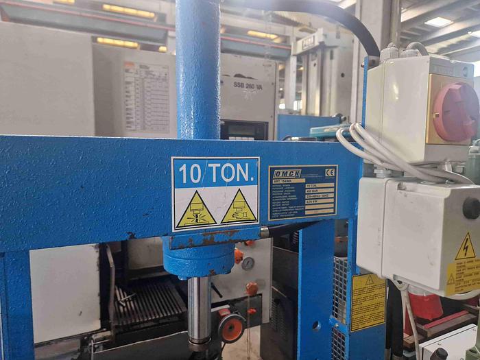 Pressa Idraulica Omcn 154/Mr - 10 T. in vendita - foto 2