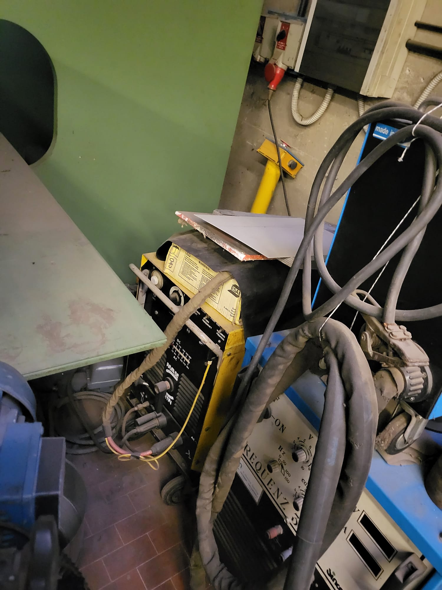 SALDATRICE A TIG  ESAB MOD. -AC-DC 180 TIG  in vendita - foto 3