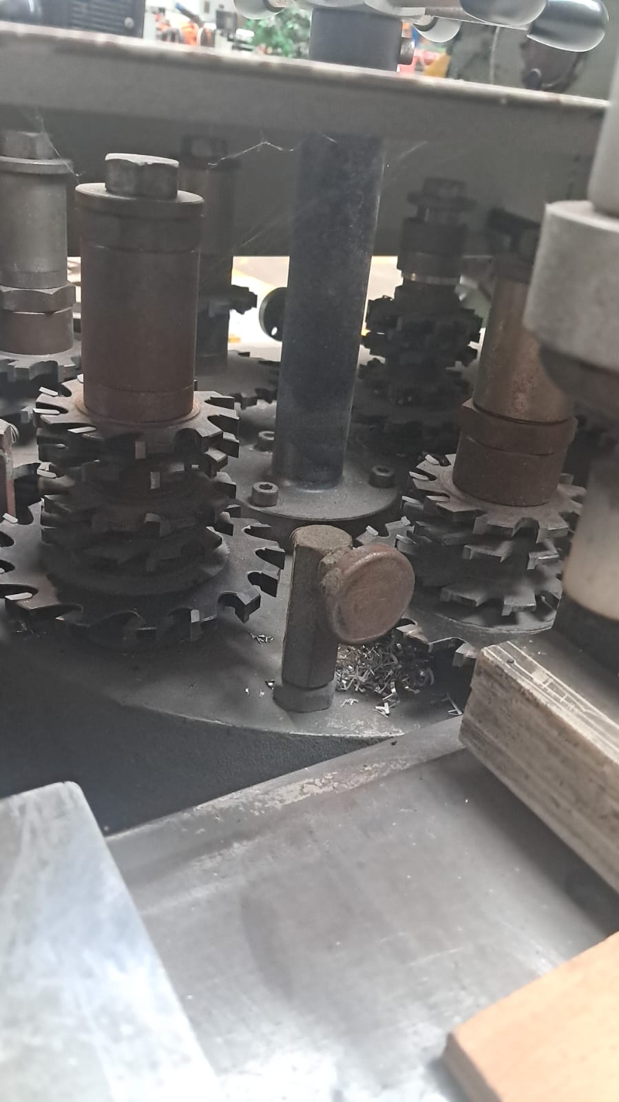 FRESA  PER  TAGLIO ESTREMITA  ALLUMINIO   in vendita - foto 4