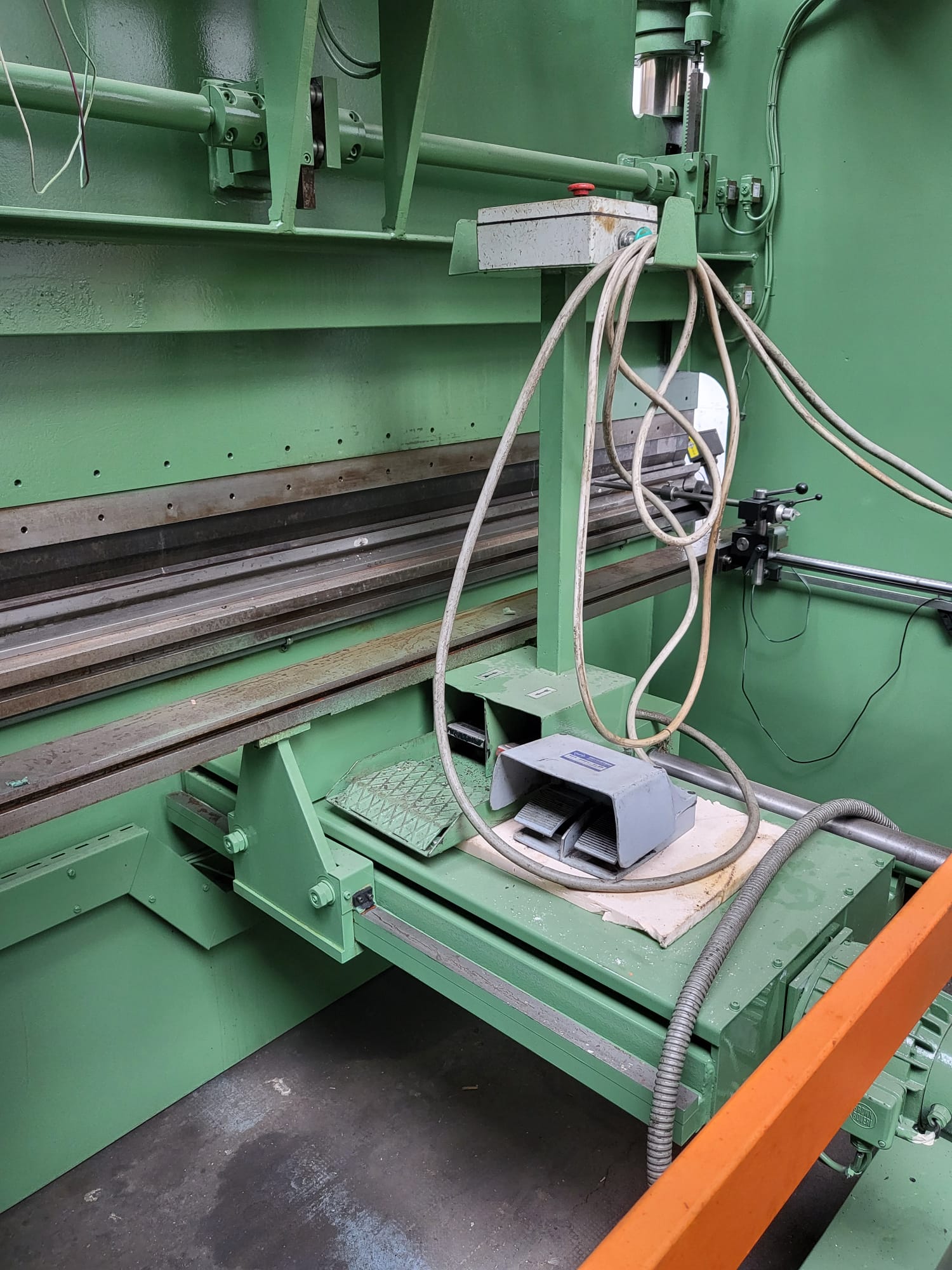 PIEGATRICE LVD  3000 X 110 CNC CYBELEC 3 ASSI in vendita - foto 7