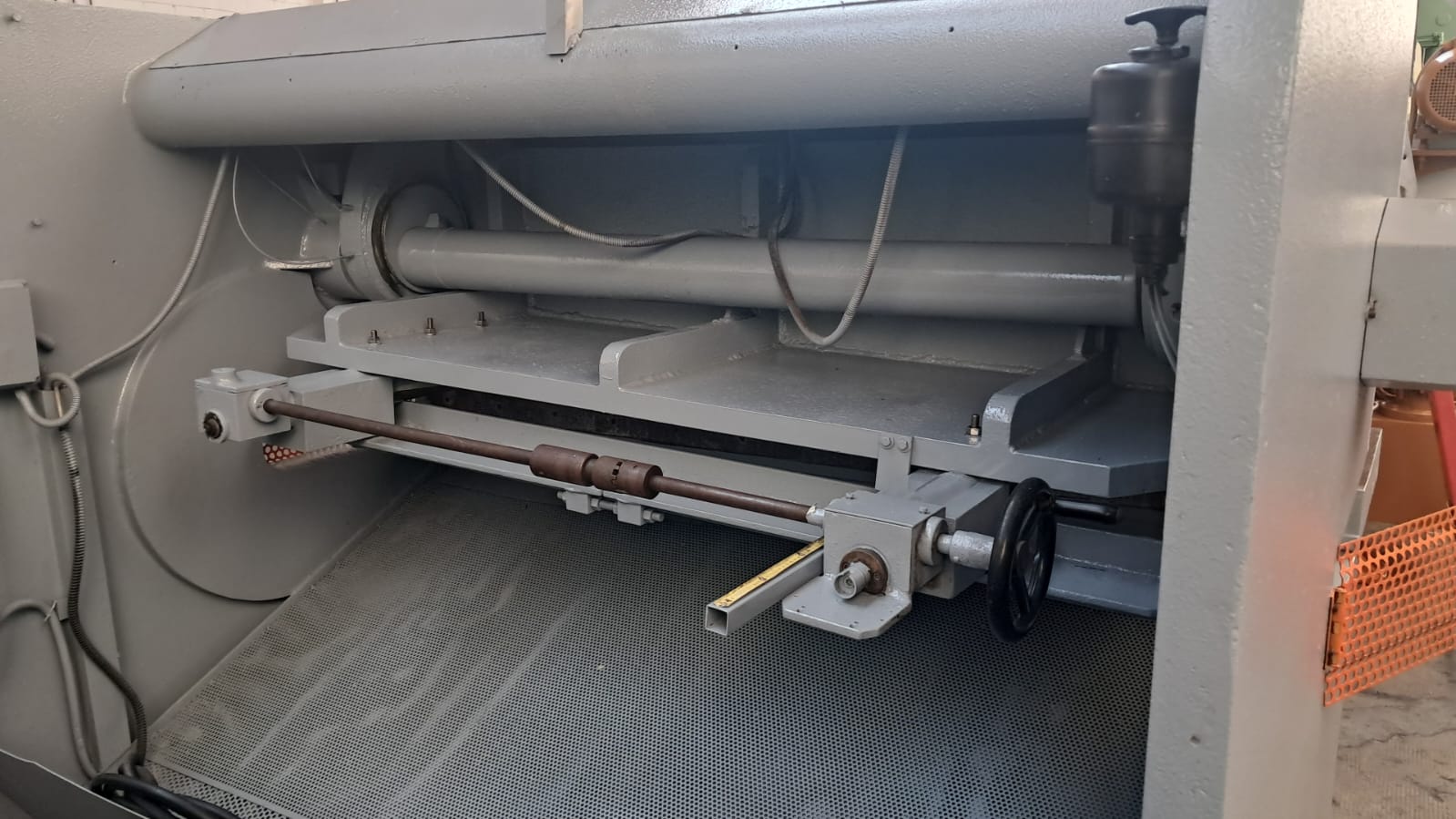 Cesoia A Ghigliottina Meccanica Romea 2000 X 8 in vendita - foto 3