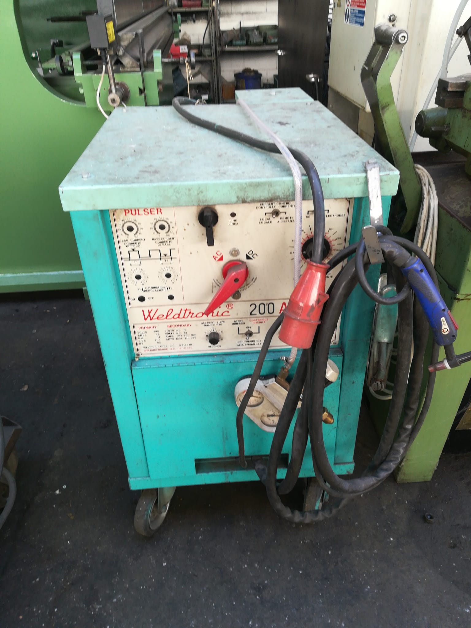 SALDATRICE A TIG  VELTRONIC  MOD  200 in vendita - foto 1