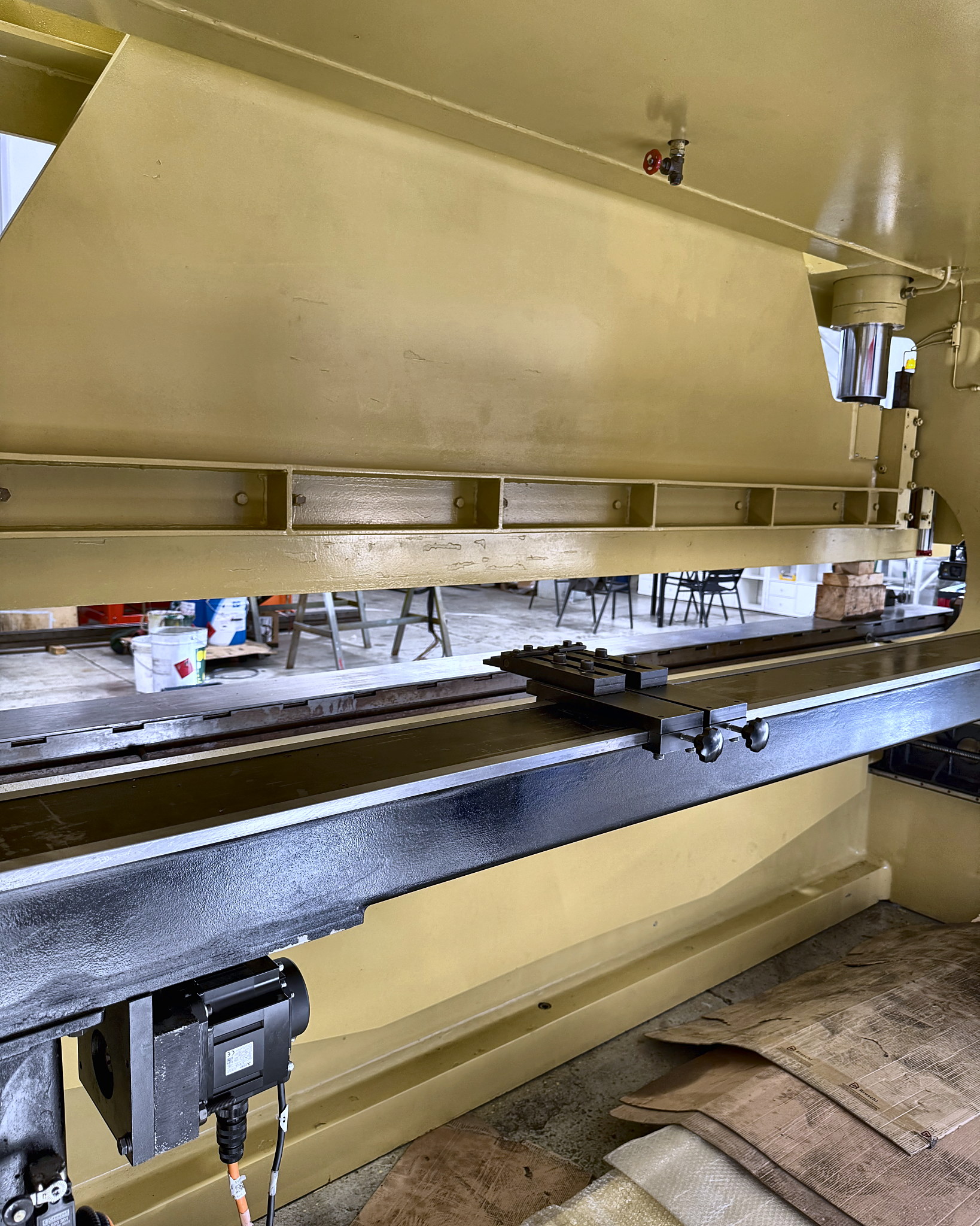 Pressa piegatrice FARINA 40/100 4050 mm 100 ton CNC in vendita - foto 3