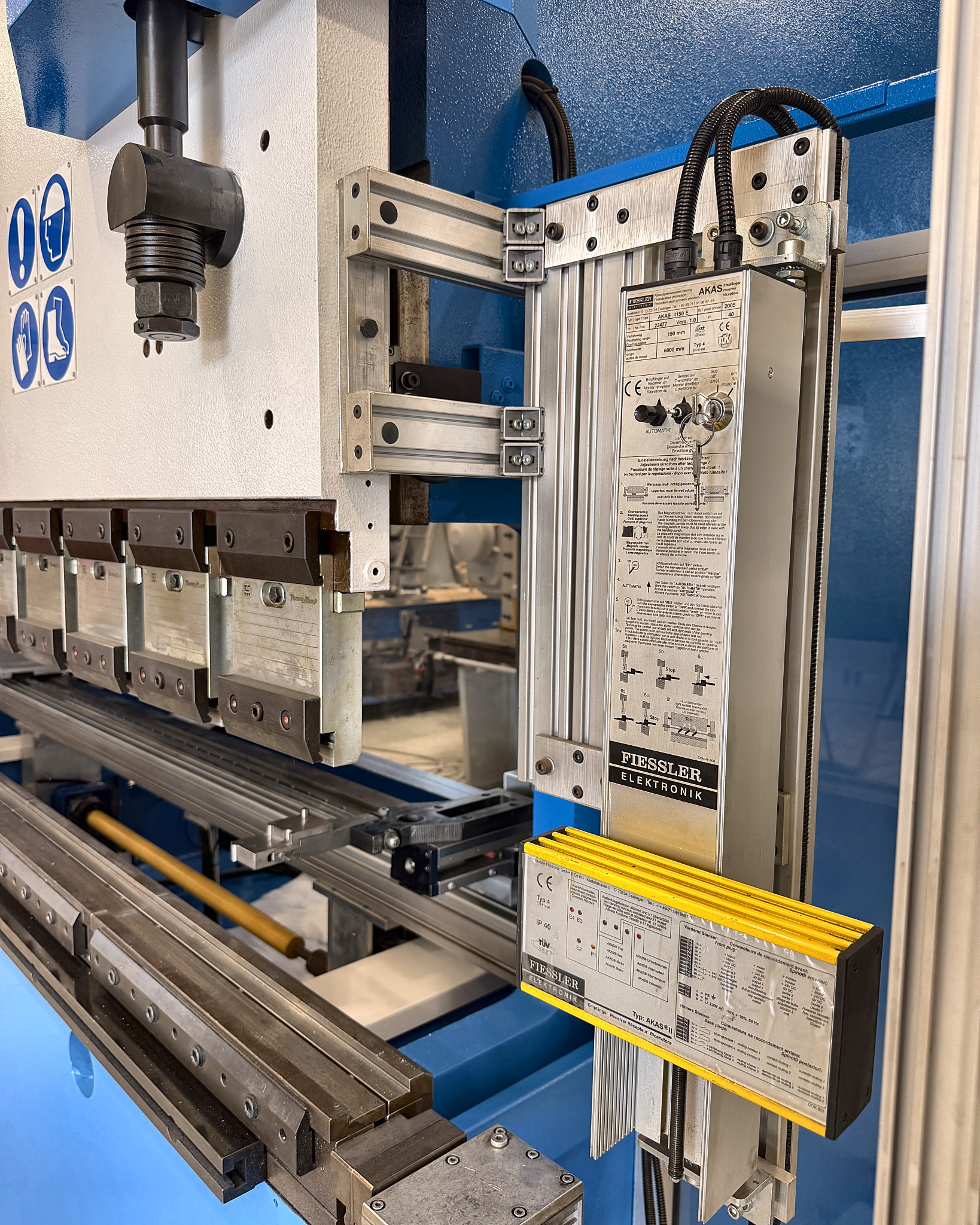 Pressa piegatrice MECOS Syncro 120/3000 8 assi CNC in vendita - foto 5
