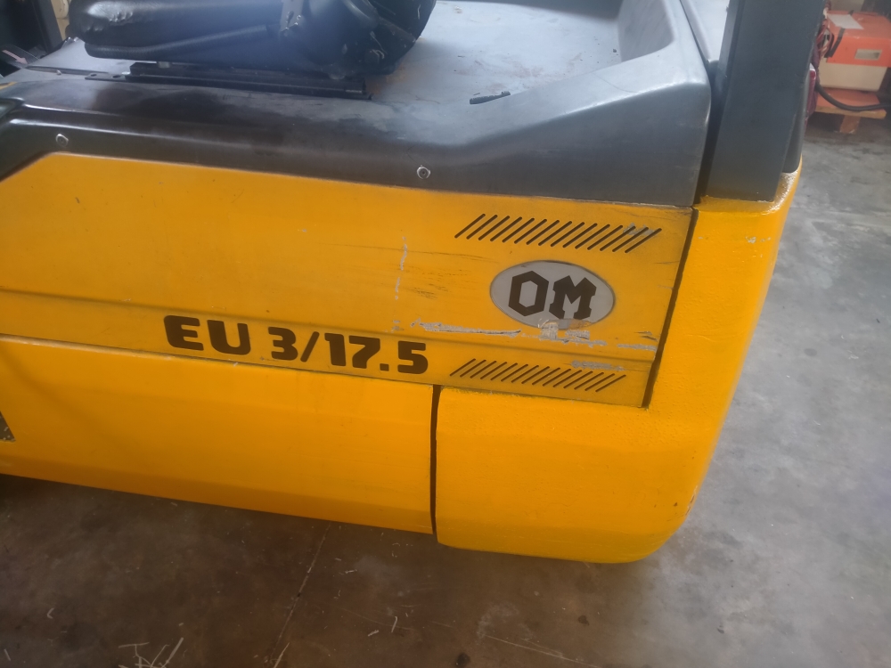 CARRELLO ELEVATORE USATO MARCA OM MODELLO EU3/17,5 in vendita - foto 3