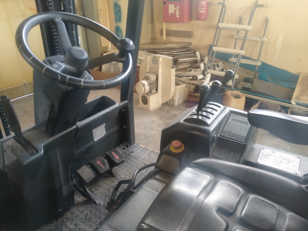 CARRELLO ELEVATORE USATO MARCA OM MODELLO EU3/17,5 in vendita - foto 4