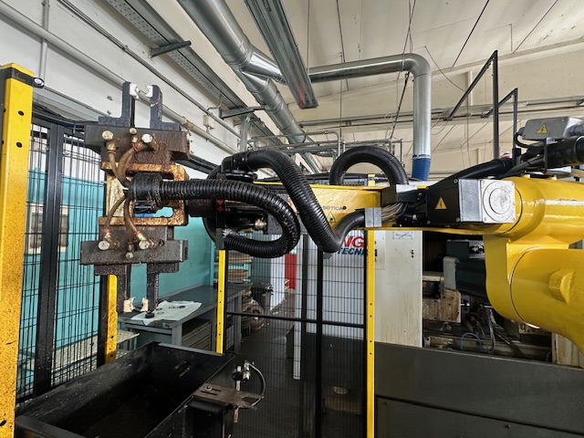 AUTOMAZIONE ROBOTIZZATA ASSERVIMENTO RETTIFICA CNC in vendita - foto 6