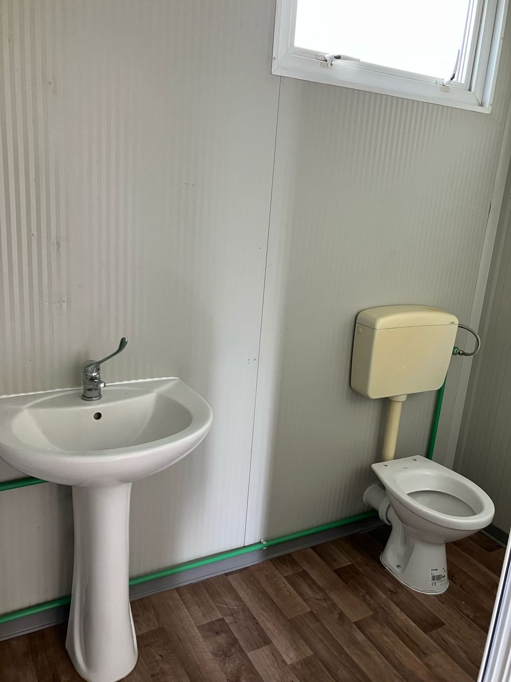Box monoblocco con bagno laterale in vendita - foto 3