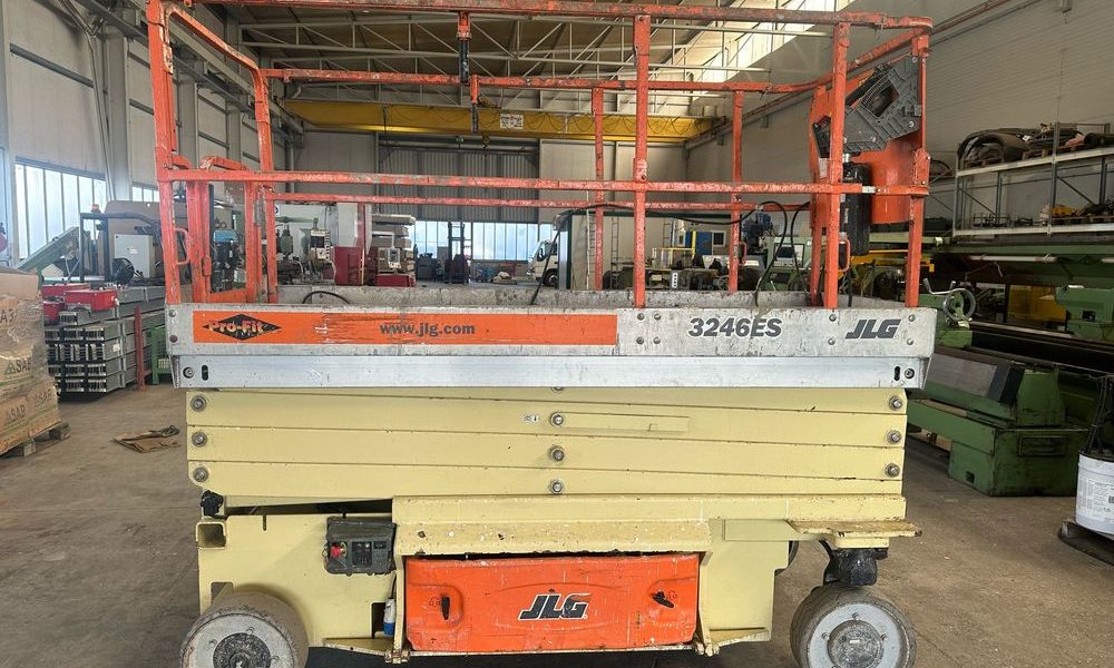 Piattaforma verticale a forbice JLG Modello 3246 ES in vendita - foto 1