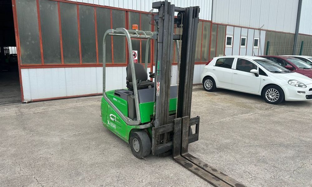 Carrelli elevatori in vendita