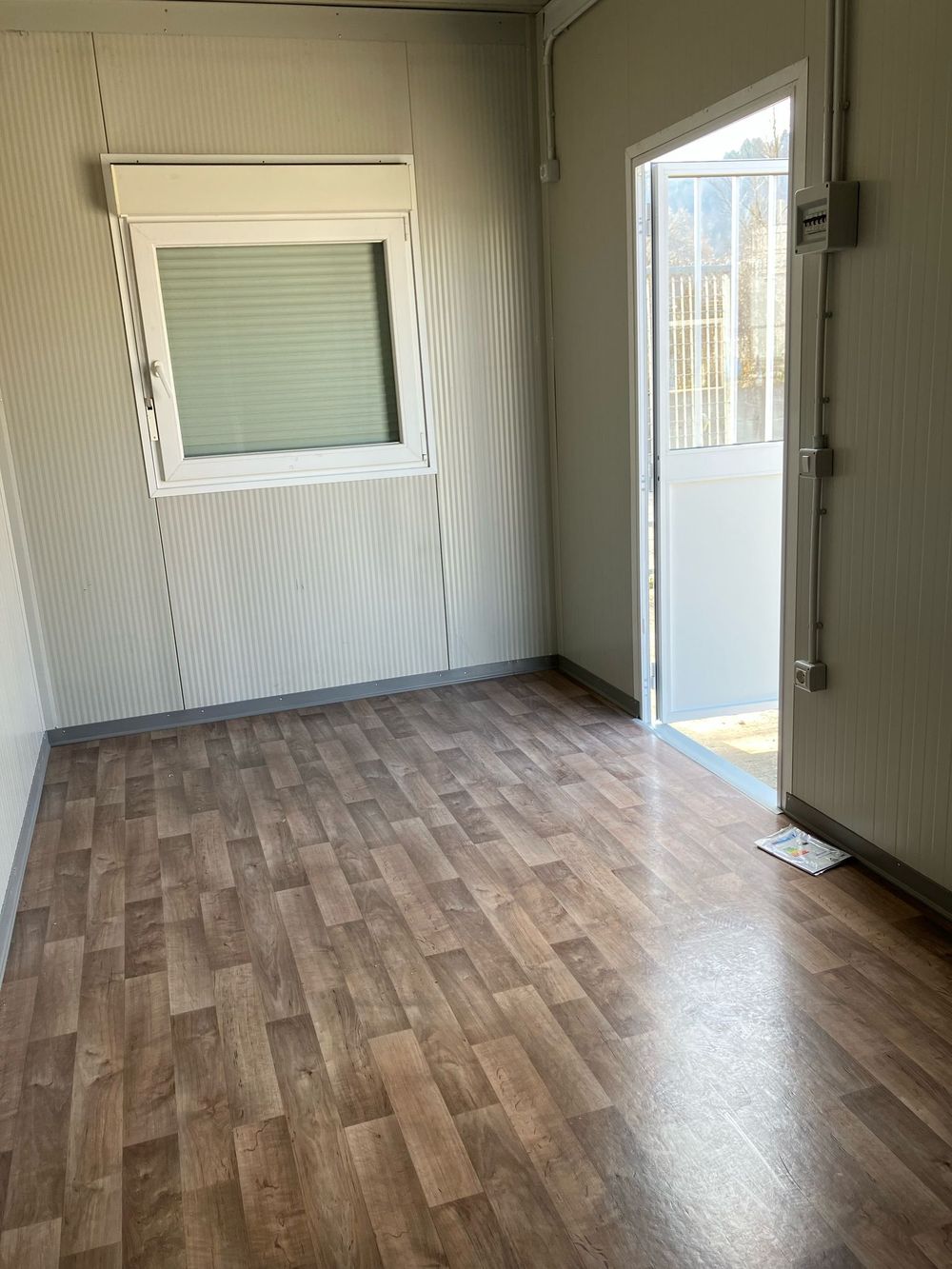 Box monoblocco con bagno laterale in vendita - foto 4