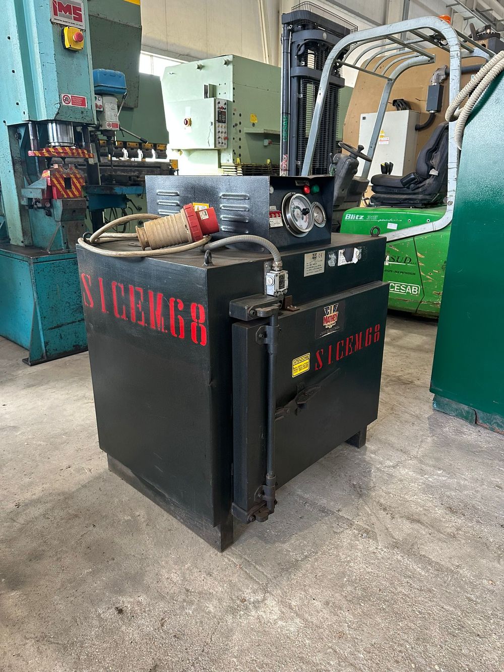 Fornetto per elettrodi C.I.A. Mathey  in vendita - foto 2