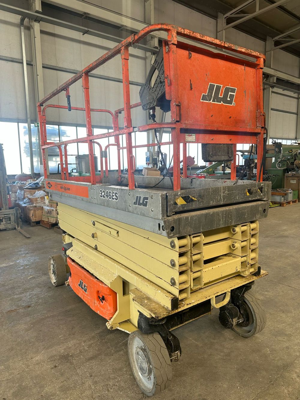 Piattaforma verticale a forbice JLG Modello 3246 ES in vendita - foto 4