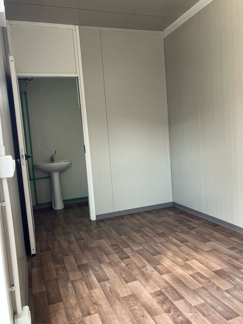 Box monoblocco con bagno laterale in vendita - foto 2
