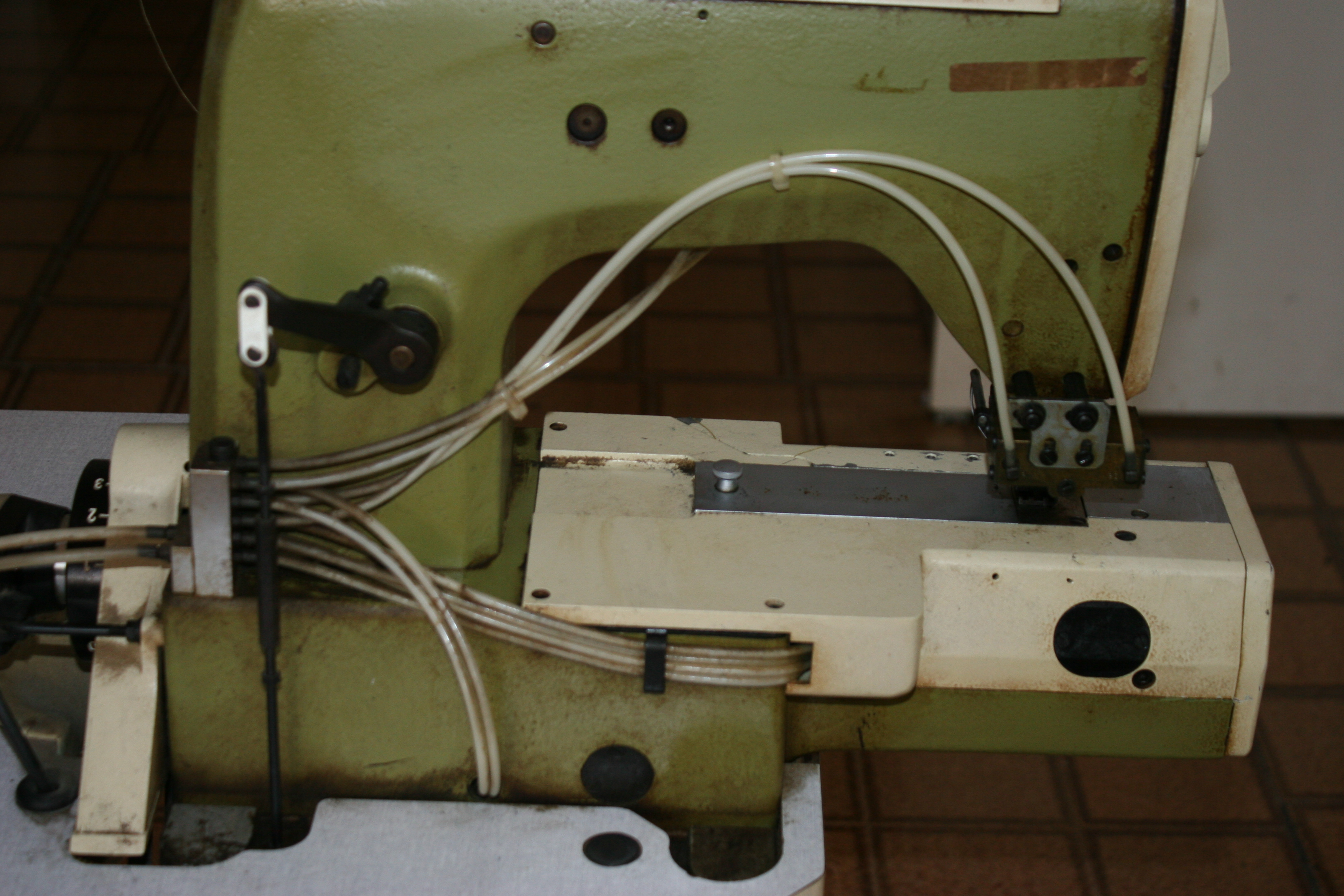 Macchine per cucire in vendita