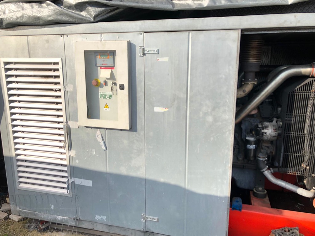 Gruppo Elettrogeno Diesel Insonorizzato 200 kVA-160 kW in vendita - foto 6