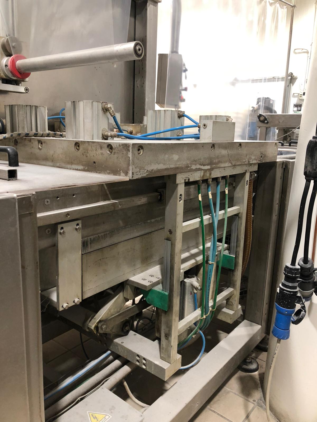 LINEA DI CONFEZIONAMENTO SOTTOVUOTO CON NASTRI in vendita - foto 12