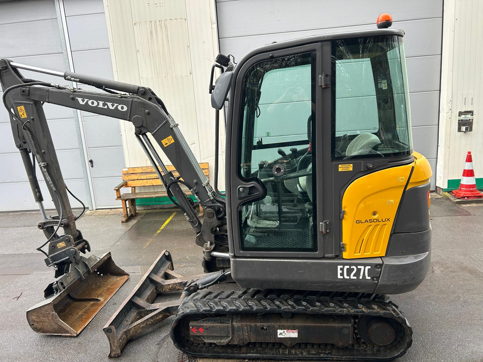 Miniescavatore Volvo EC27C del 2015  in vendita - foto 1