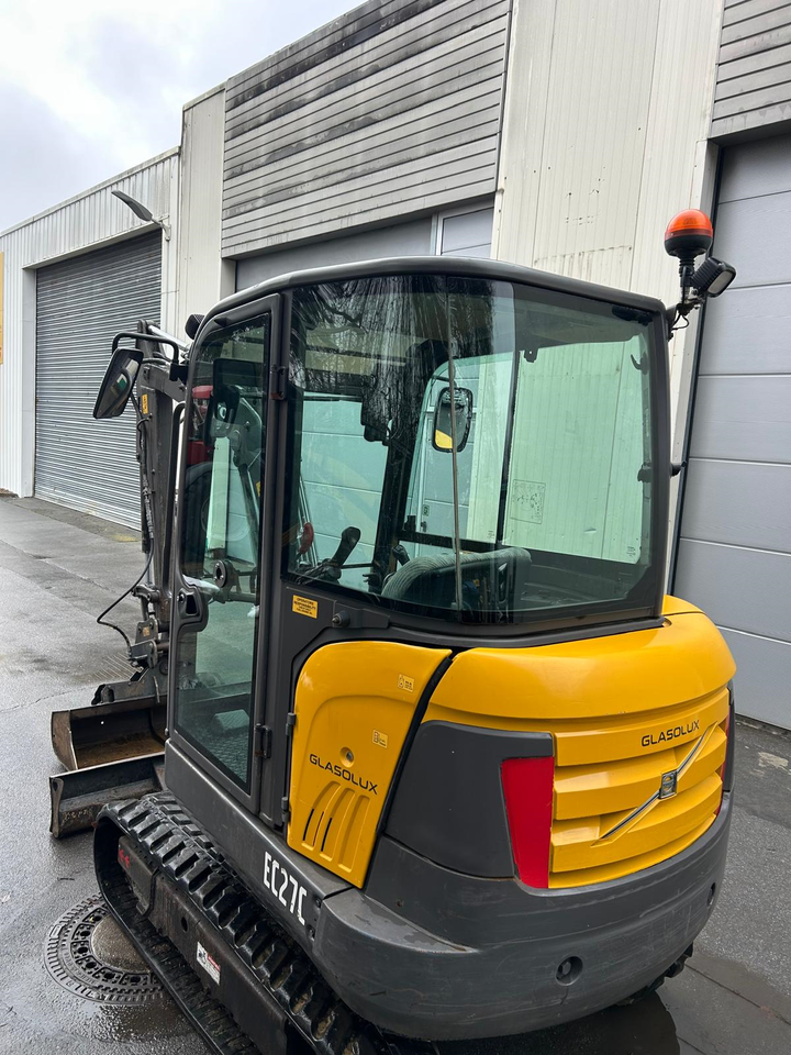 Miniescavatore Volvo EC27C del 2015  in vendita - foto 2