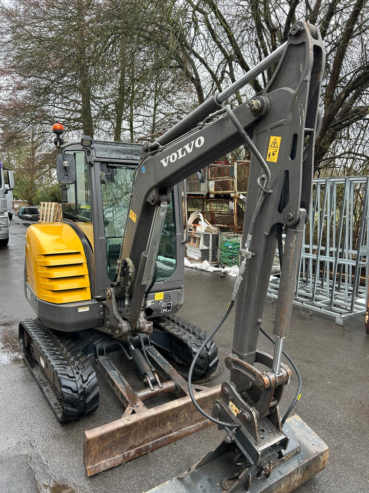 Miniescavatore Volvo EC27C del 2015  in vendita - foto 6