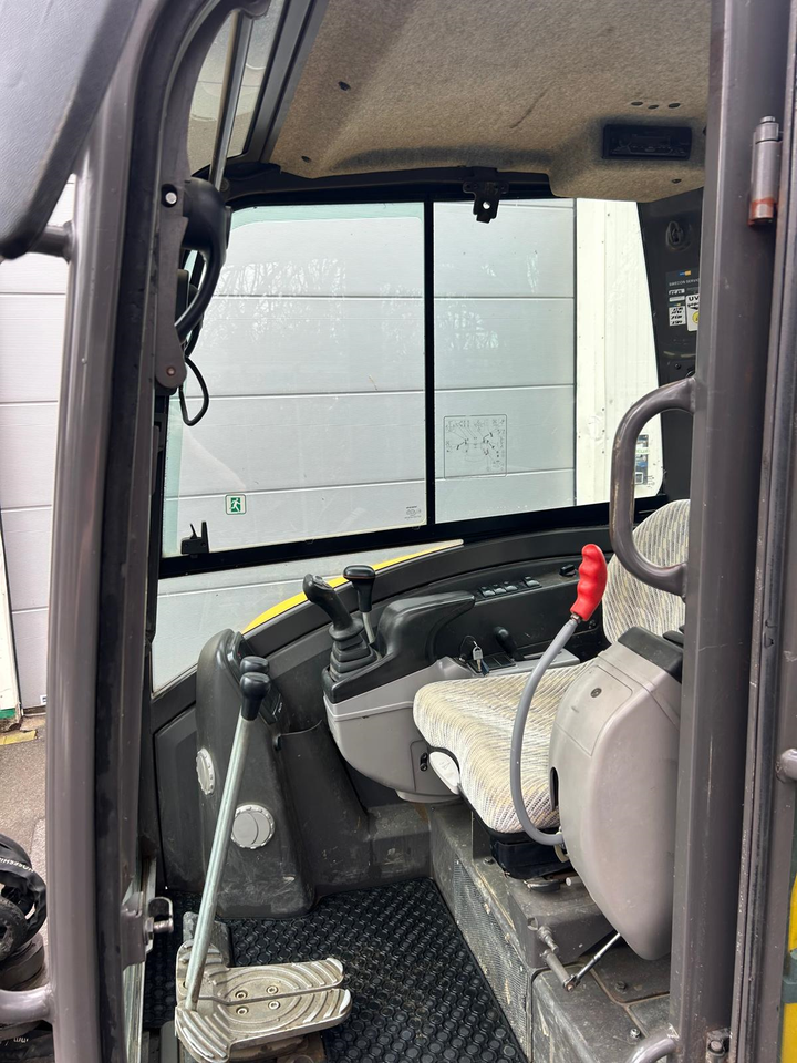 Miniescavatore Volvo EC27C del 2015  in vendita - foto 8