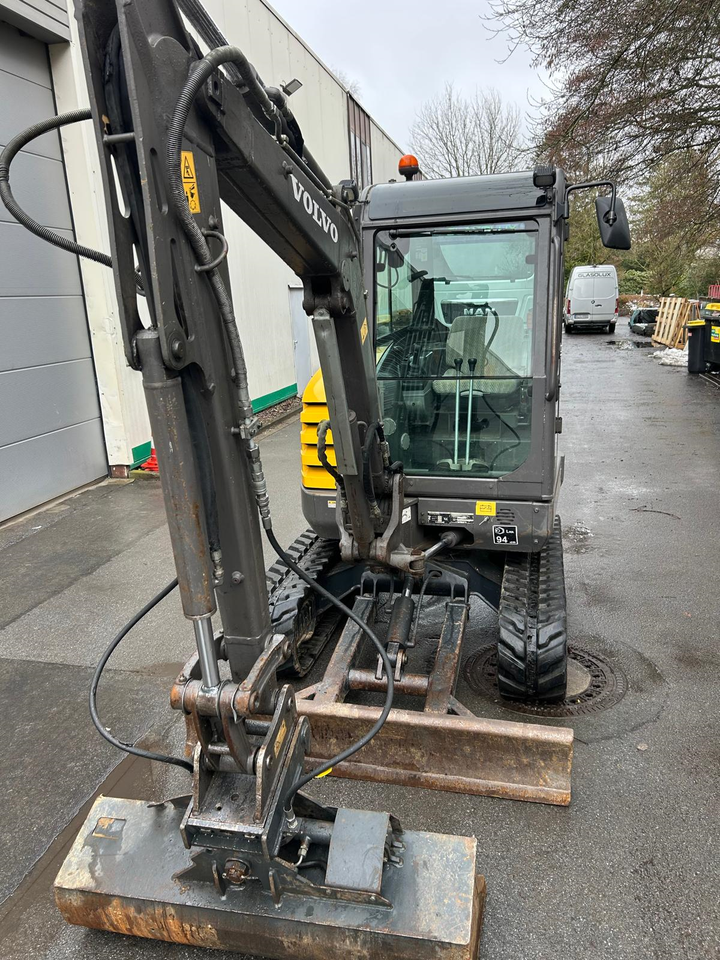 Miniescavatore Volvo EC27C del 2015  in vendita - foto 3
