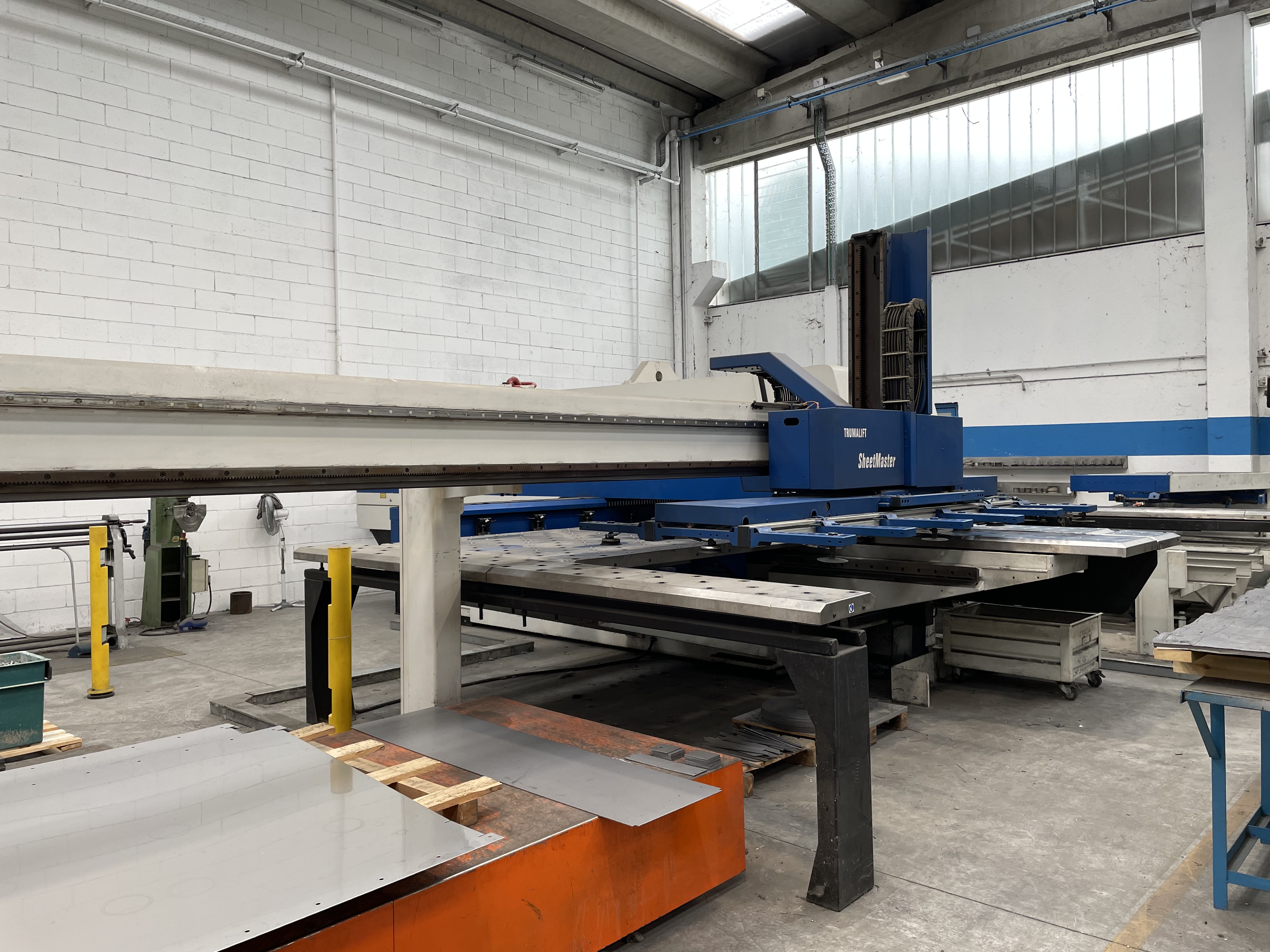 Vendesi Trumpf 600L con sheetmaster (solo punzonatrice) in vendita - foto 3
