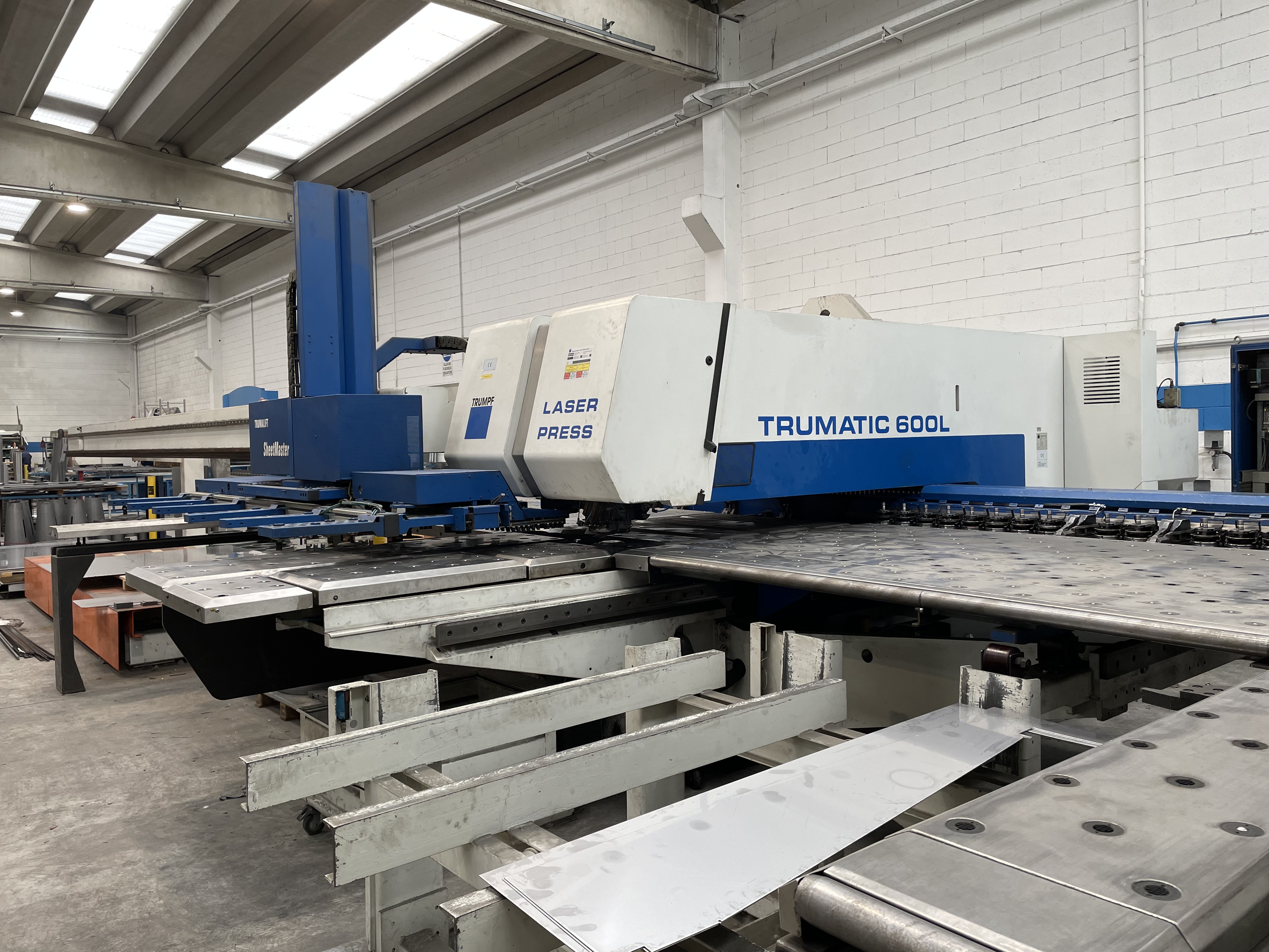 Vendesi Trumpf 600L con sheetmaster (solo punzonatrice) in vendita - foto 4