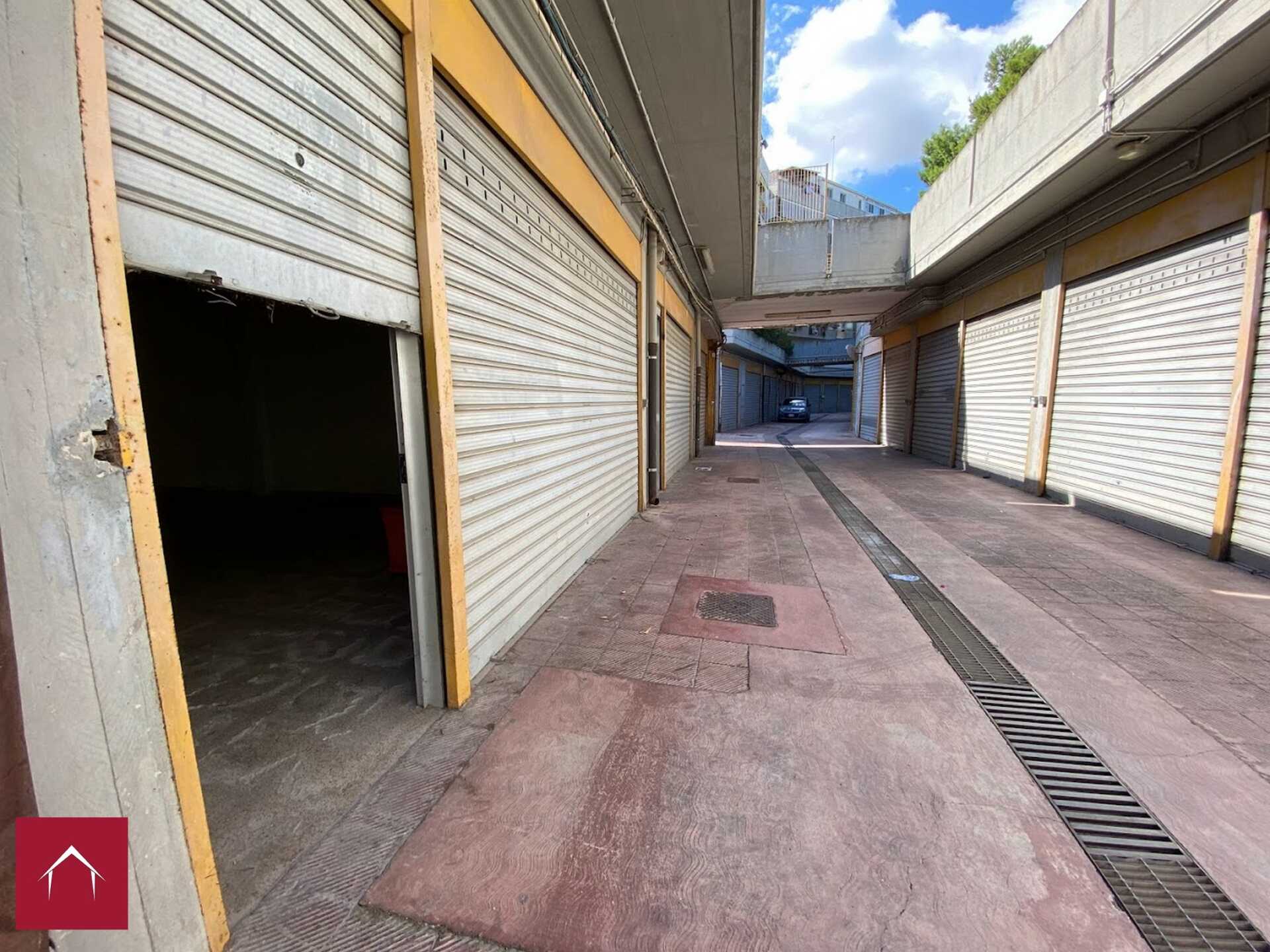 Depositi/Magazzini 108 mq con accesso carrabile  in vendita - foto 6