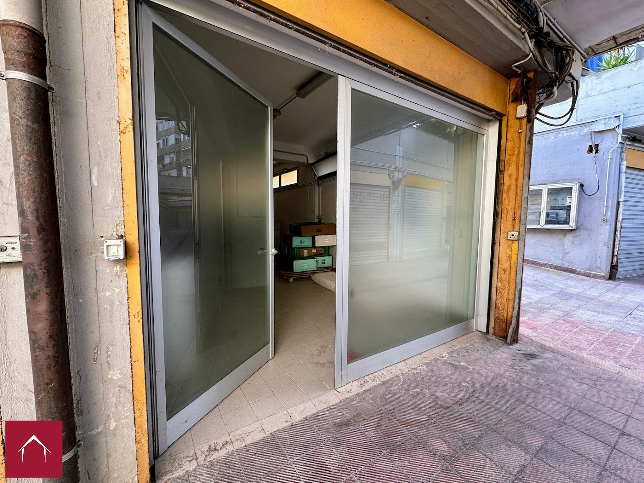 Locali deposito in vendita