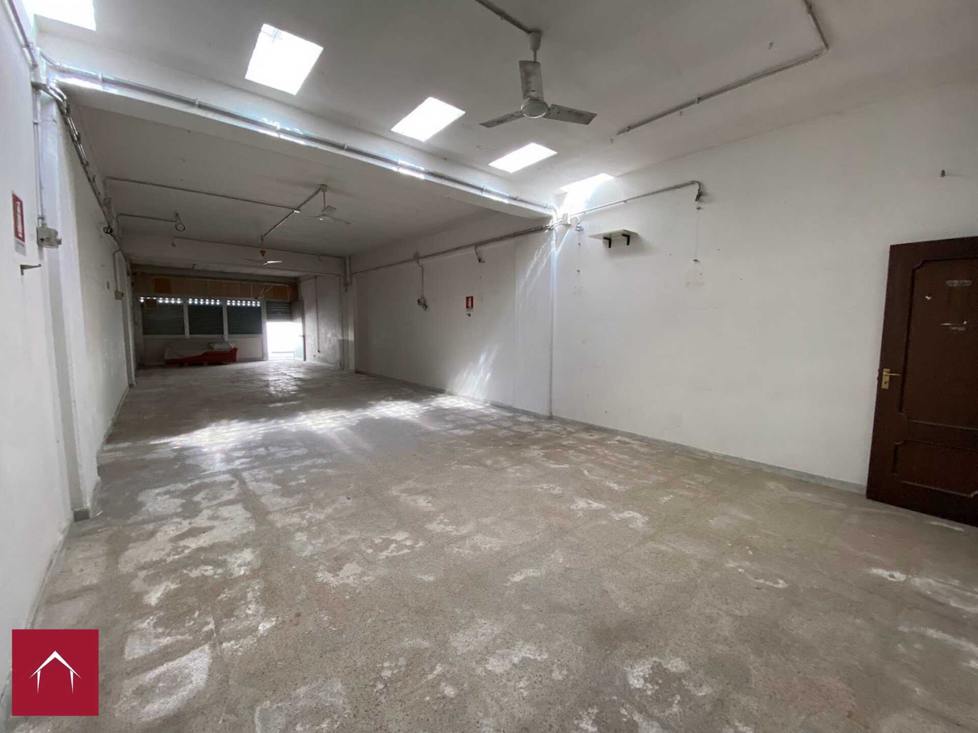 Depositi/Magazzini 108 mq con accesso carrabile  in vendita - foto 1