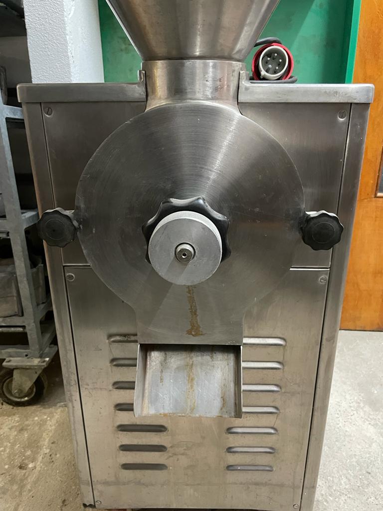 Macinasale per lavorazione carni in vendita - foto 3